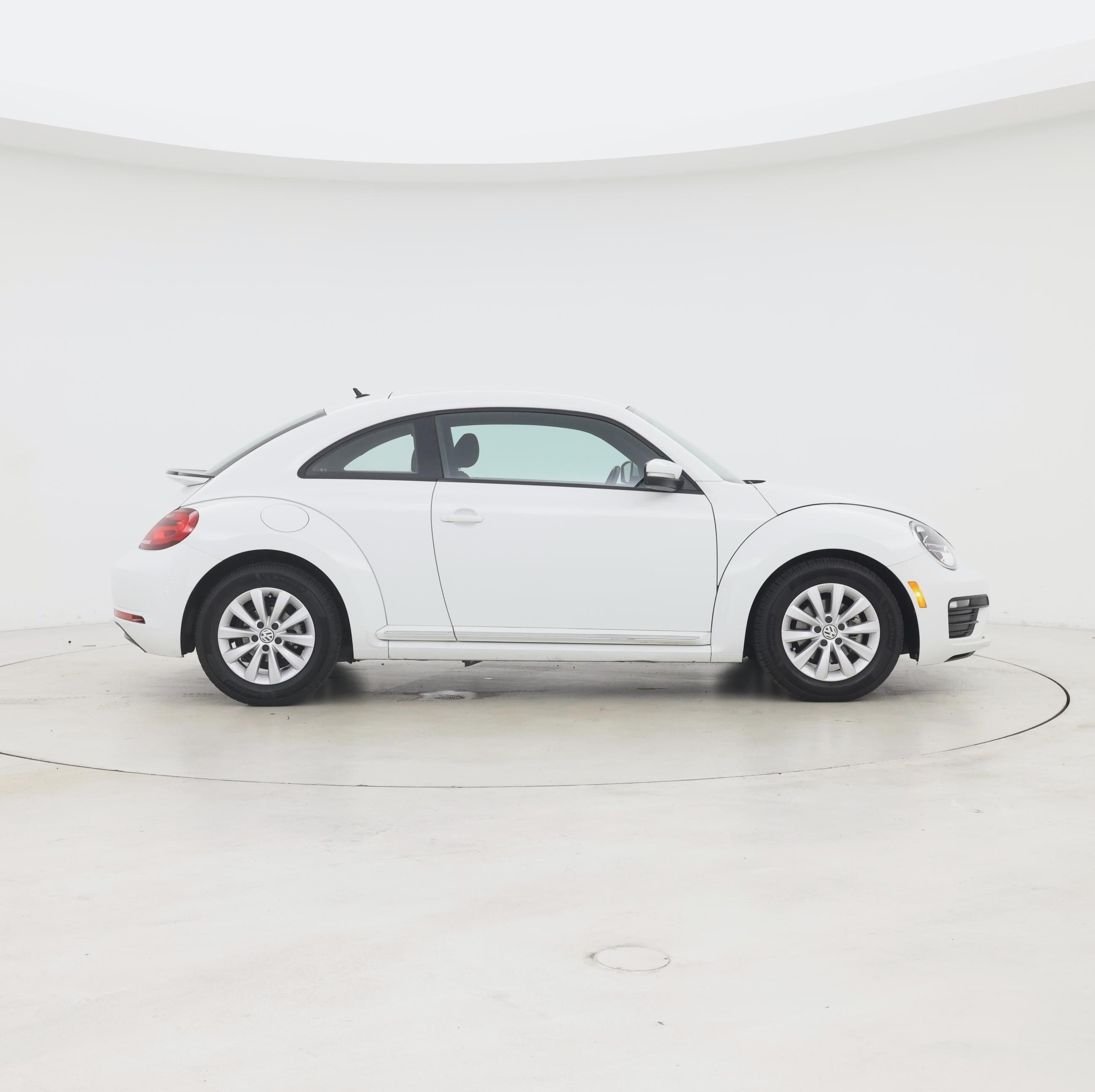 Thumbnail: 2019 Volkswagen Beetle - 7