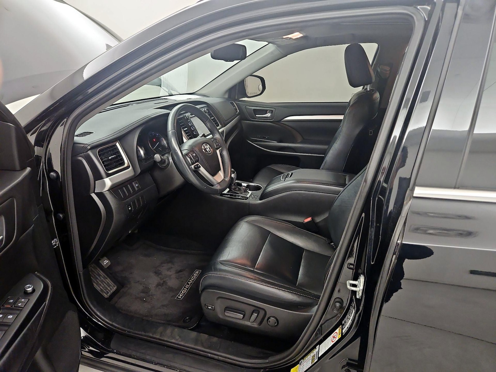2016 Toyota Highlander XLE - Photo 12