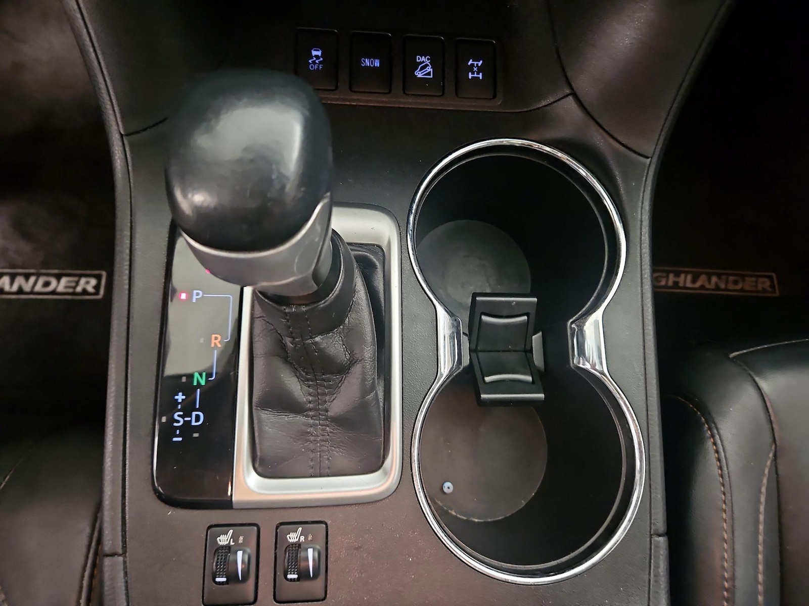 2016 Toyota Highlander XLE - Photo 18