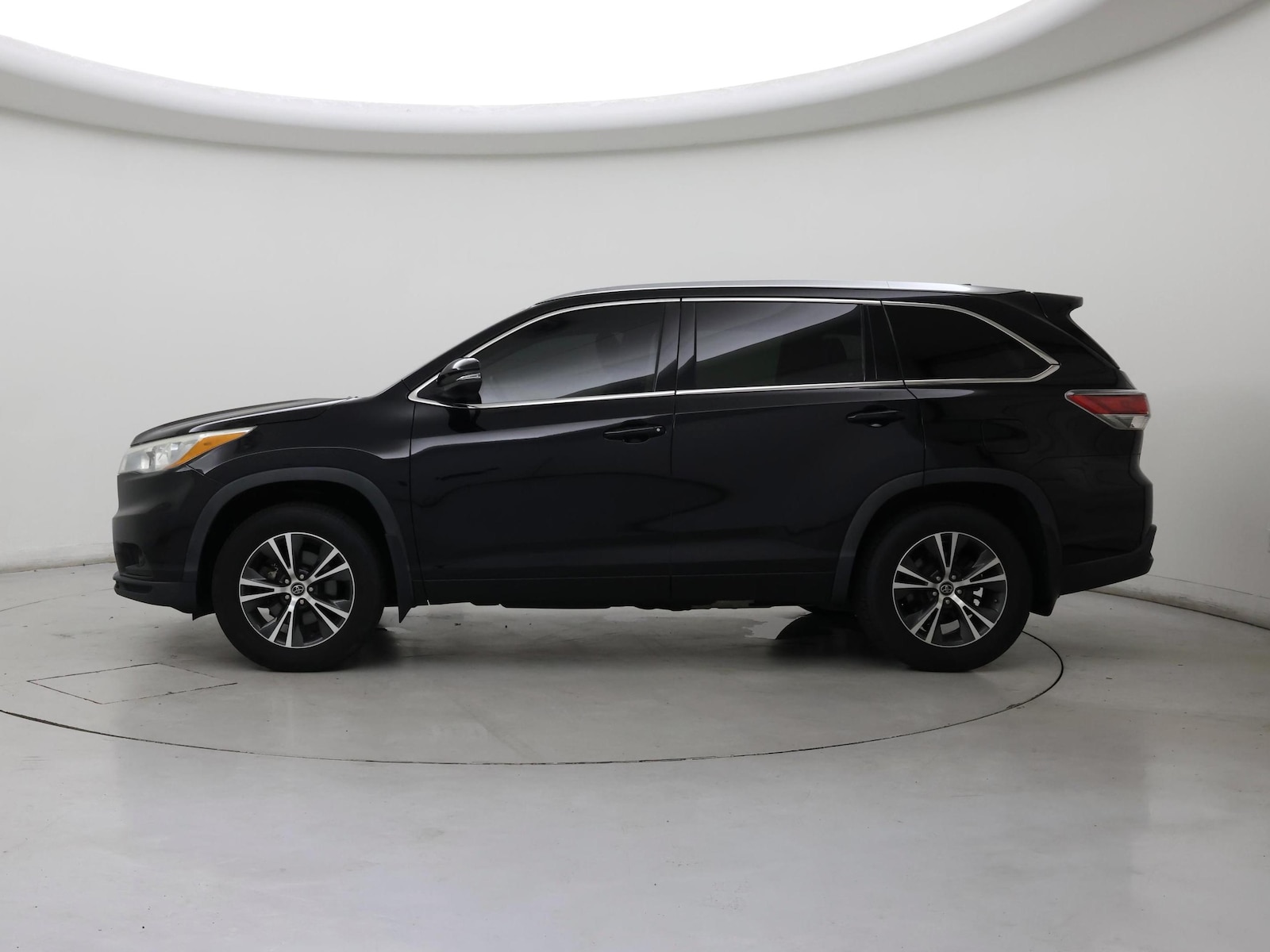 2016 Toyota Highlander XLE - Photo 4