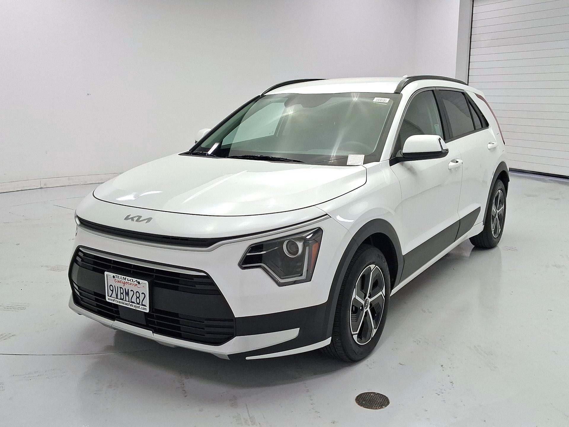 Thumbnail: 2025 Kia Niro - 3