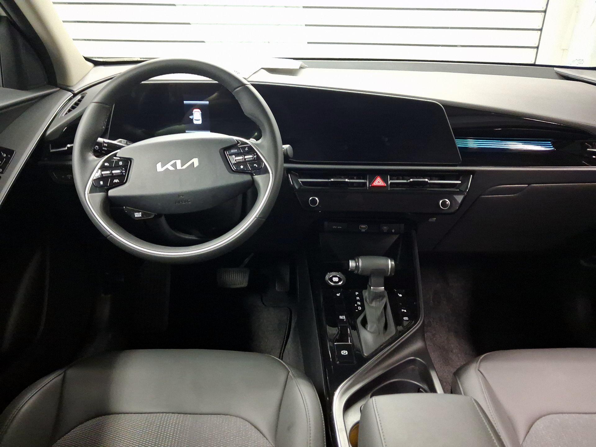 Thumbnail: 2025 Kia Niro - 8