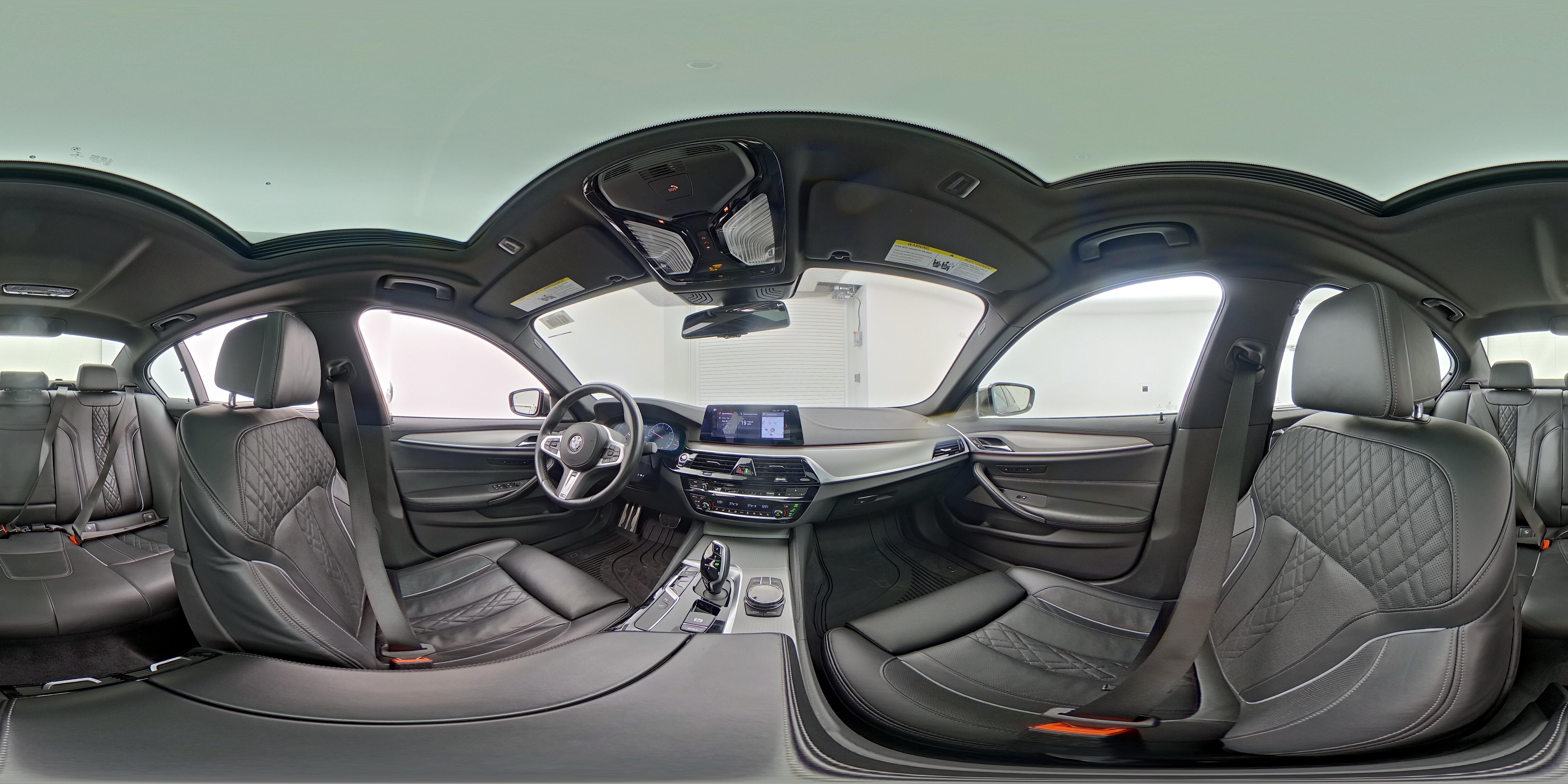 2019 BMW 5 Series M550i - Photo 28