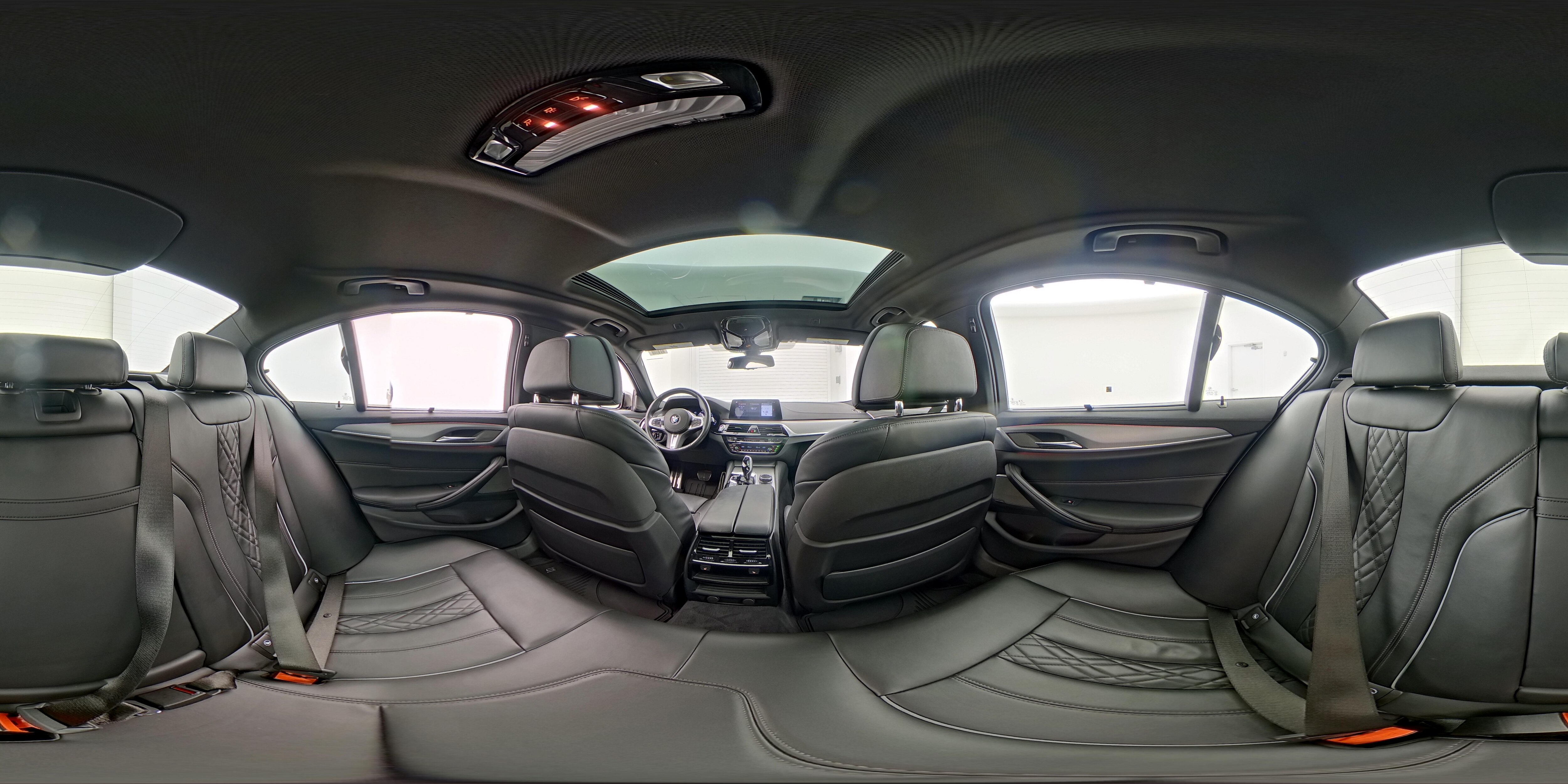 2019 BMW 5 Series M550i - Photo 29
