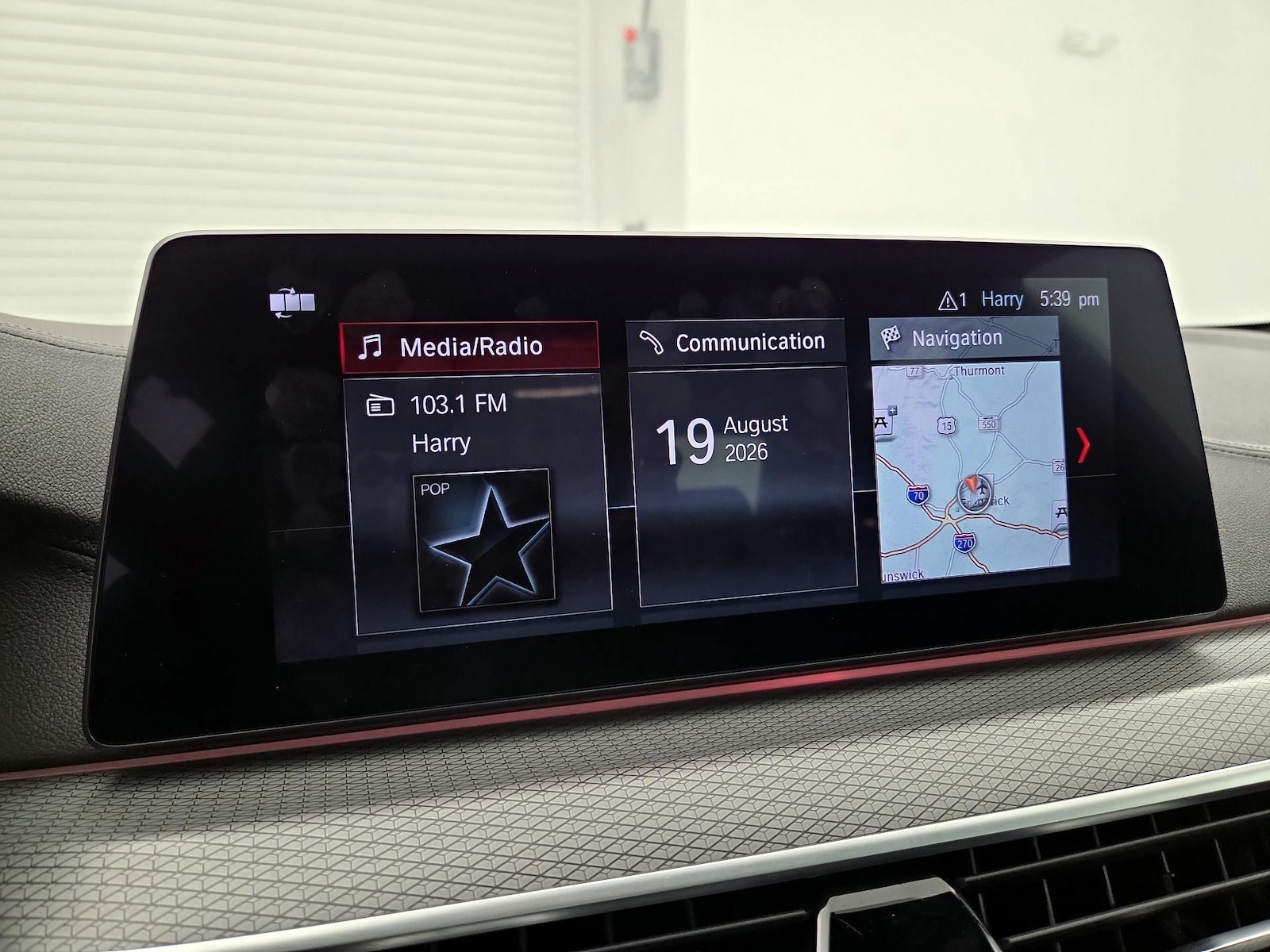 2019 BMW 5 Series M550i - Photo 17