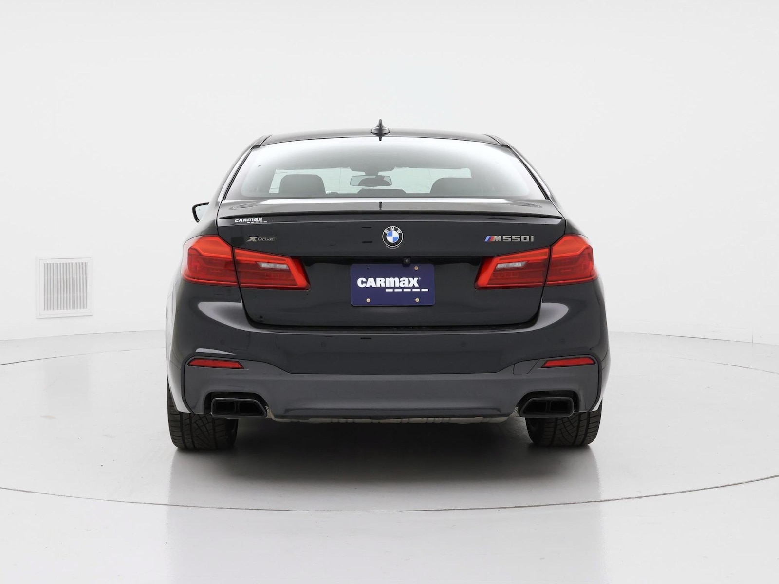 2019 BMW 5 Series M550i - Photo 7
