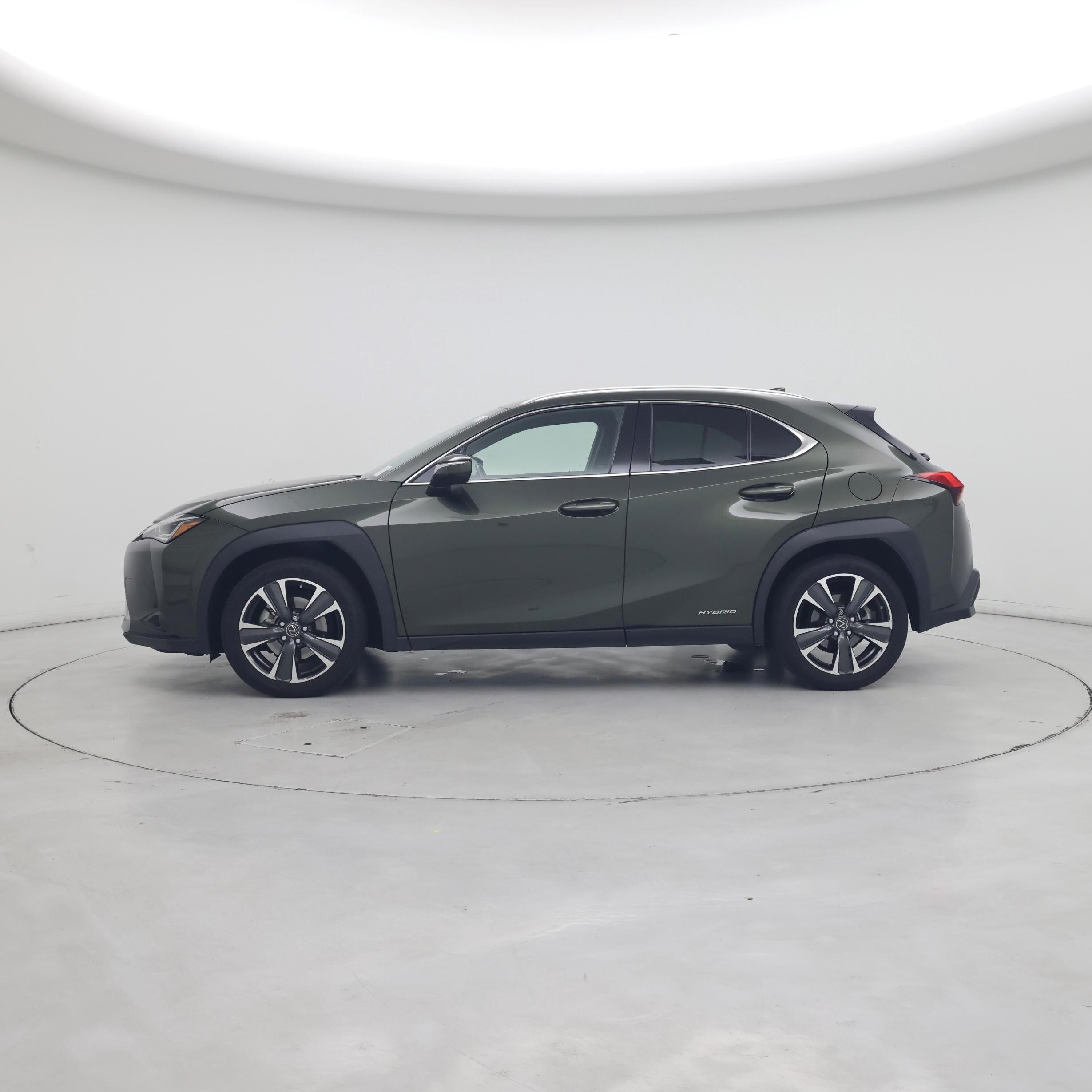 Thumbnail: 2020 Lexus UX - 3