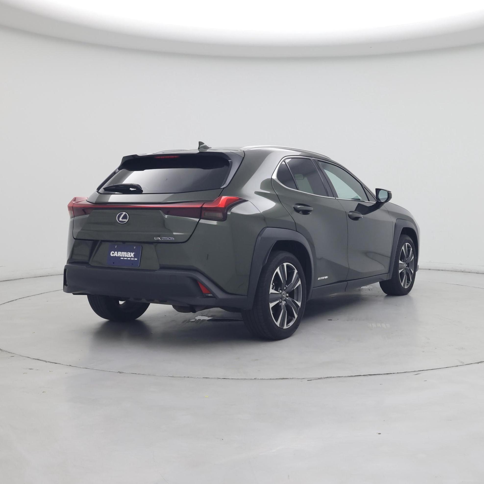 Thumbnail: 2020 Lexus UX - 8