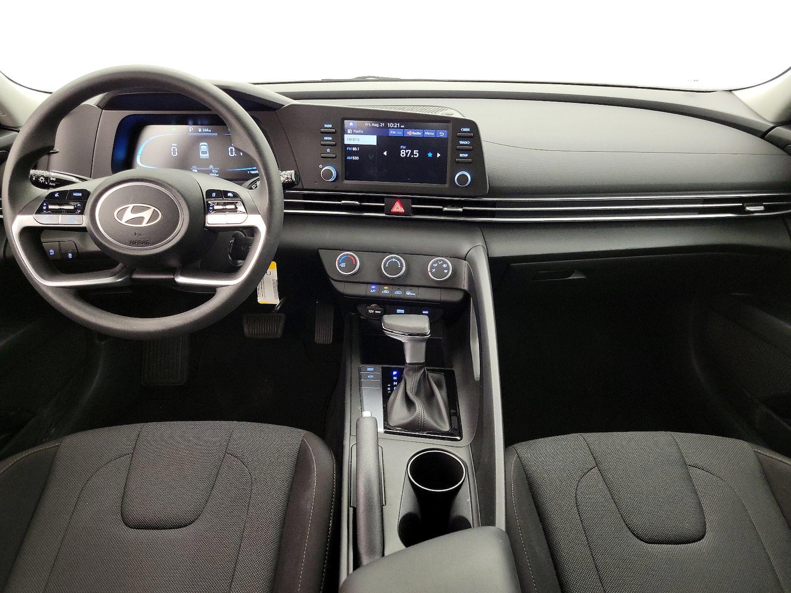2025 Hyundai Elantra SE - Photo 10