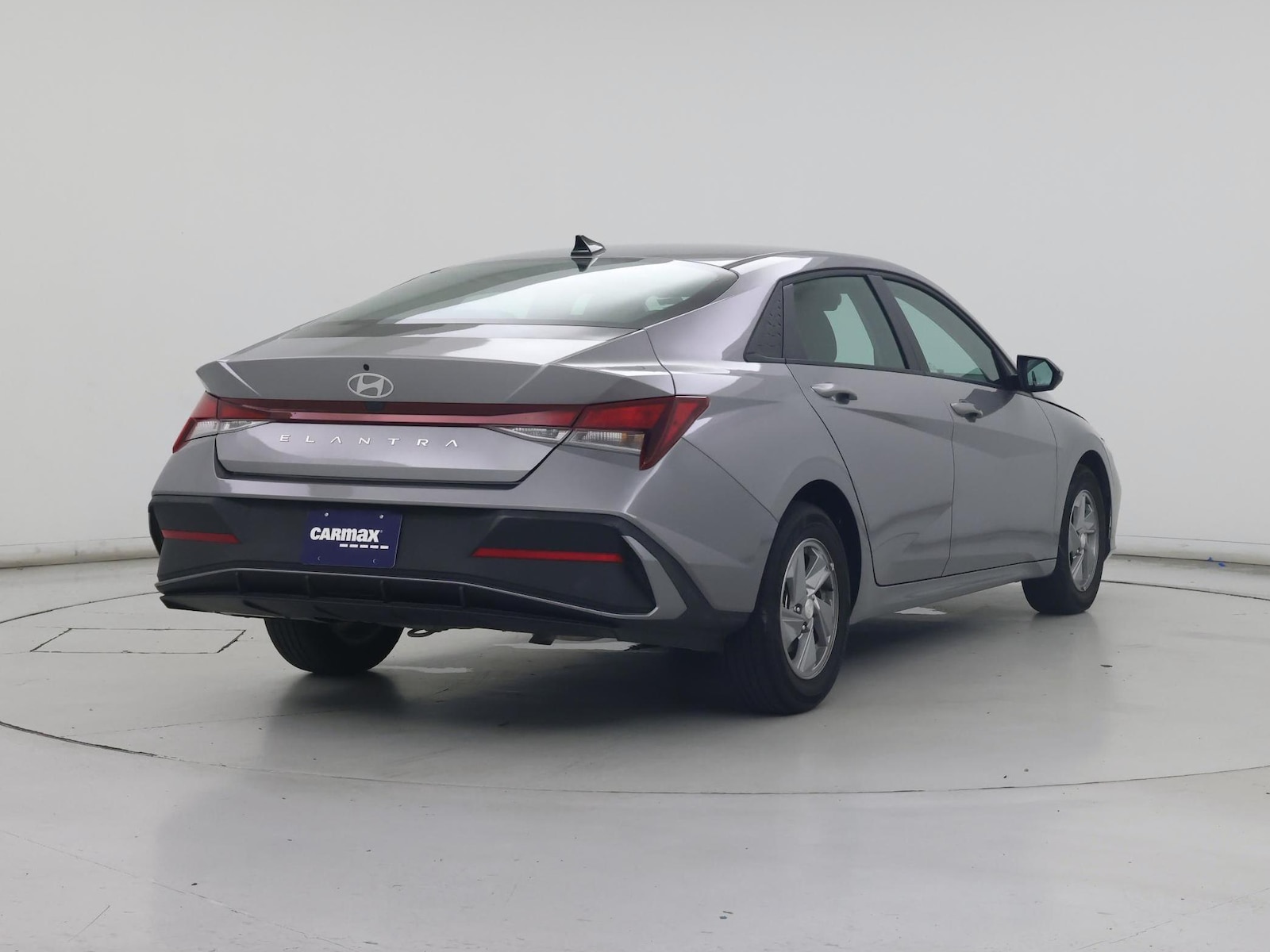 2025 Hyundai Elantra SE - Photo 9
