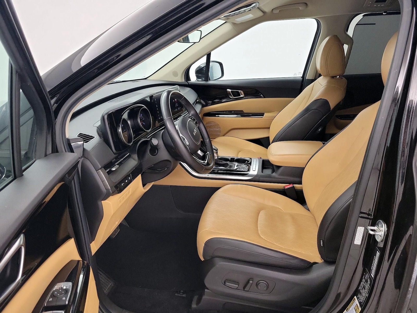 2024 Kia Carnival EX - Photo 12