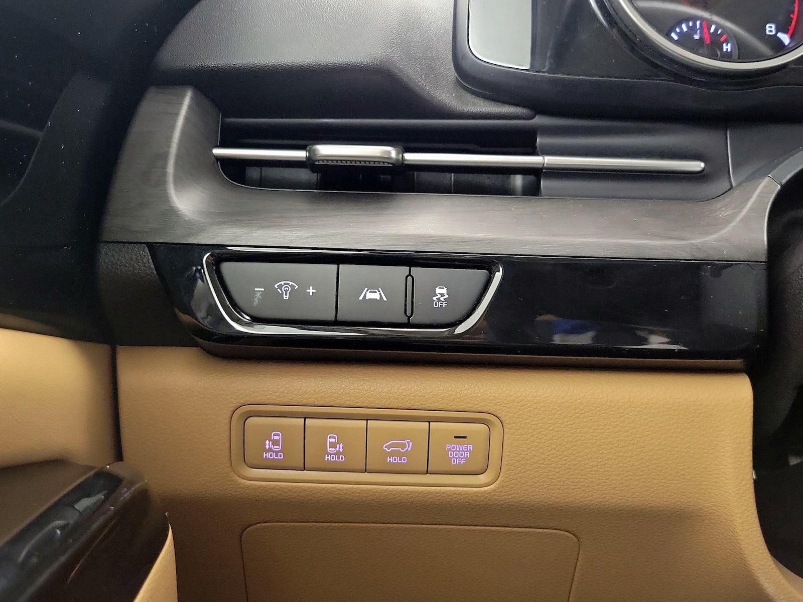 2024 Kia Carnival EX - Photo 14