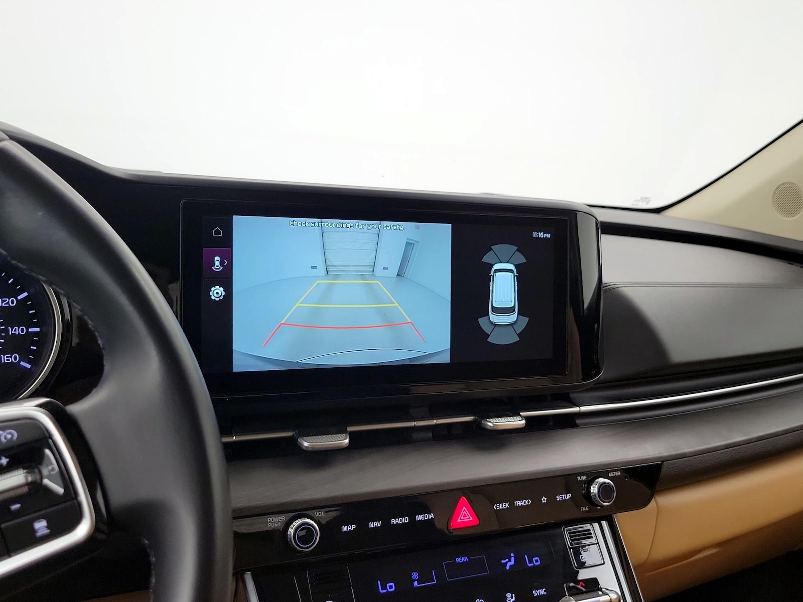 2024 Kia Carnival EX - Photo 16