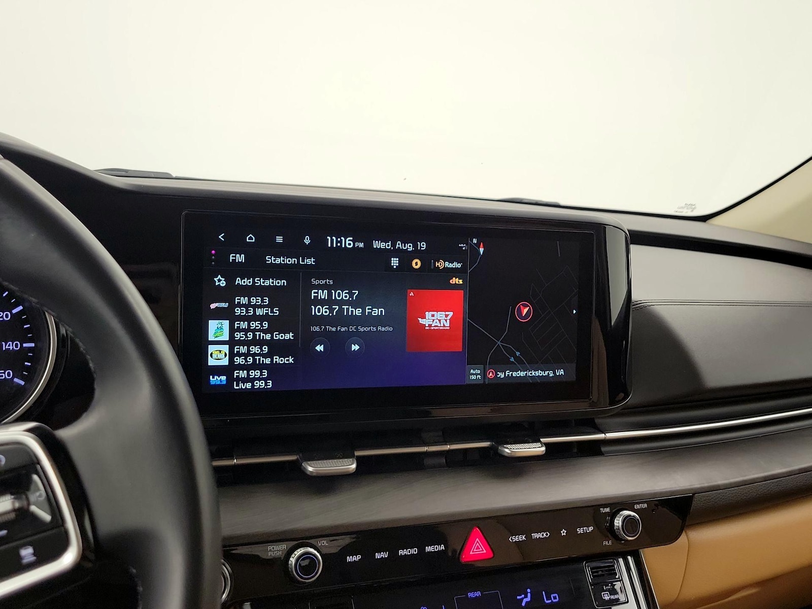 2024 Kia Carnival EX - Photo 17