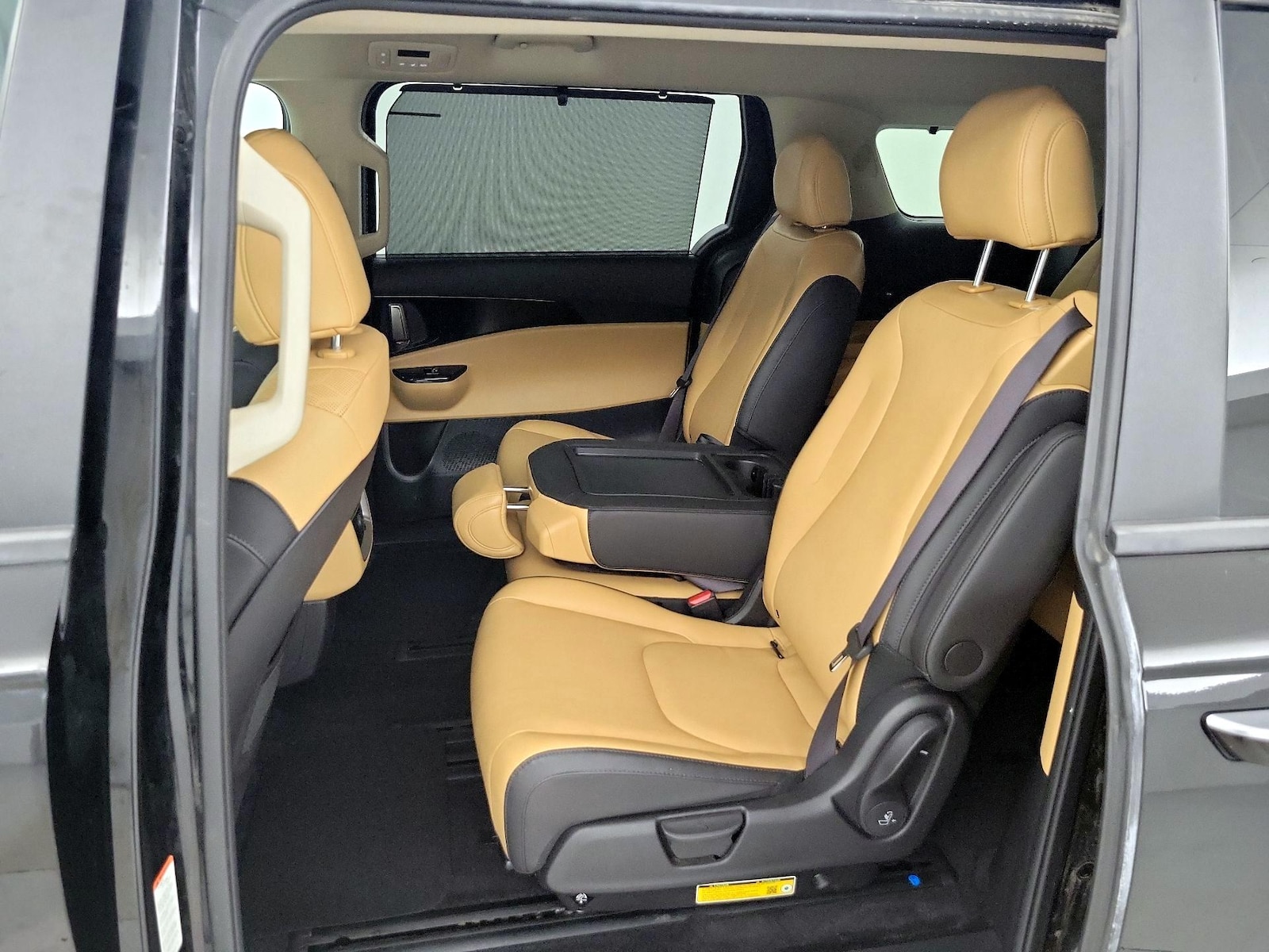 2024 Kia Carnival EX - Photo 21