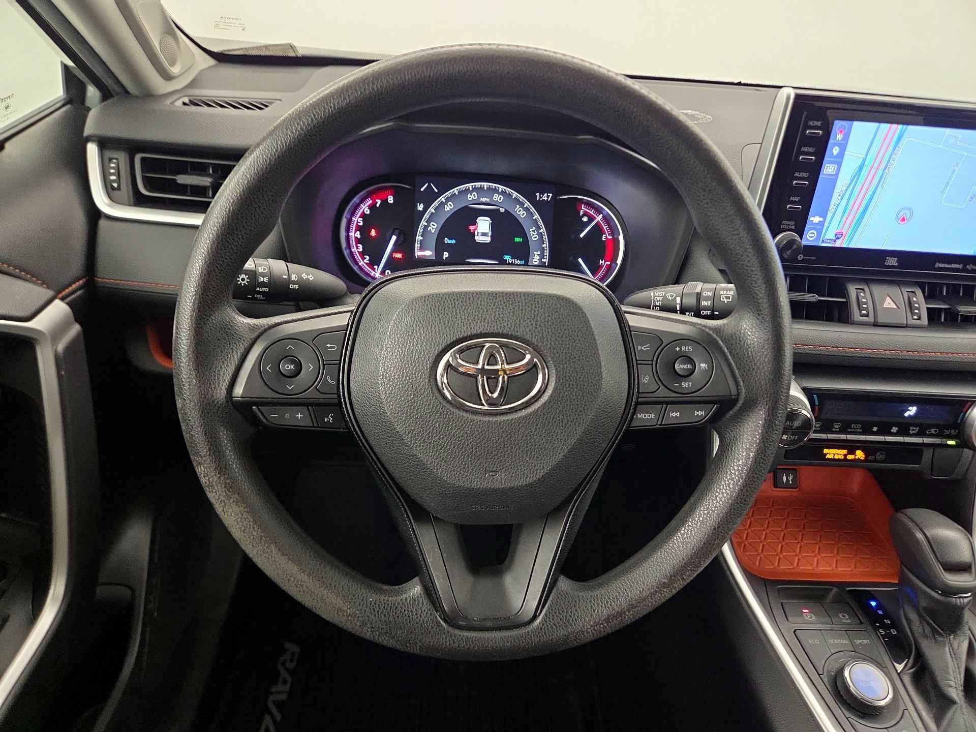 Thumbnail: 2019 Toyota RAV4 - 10