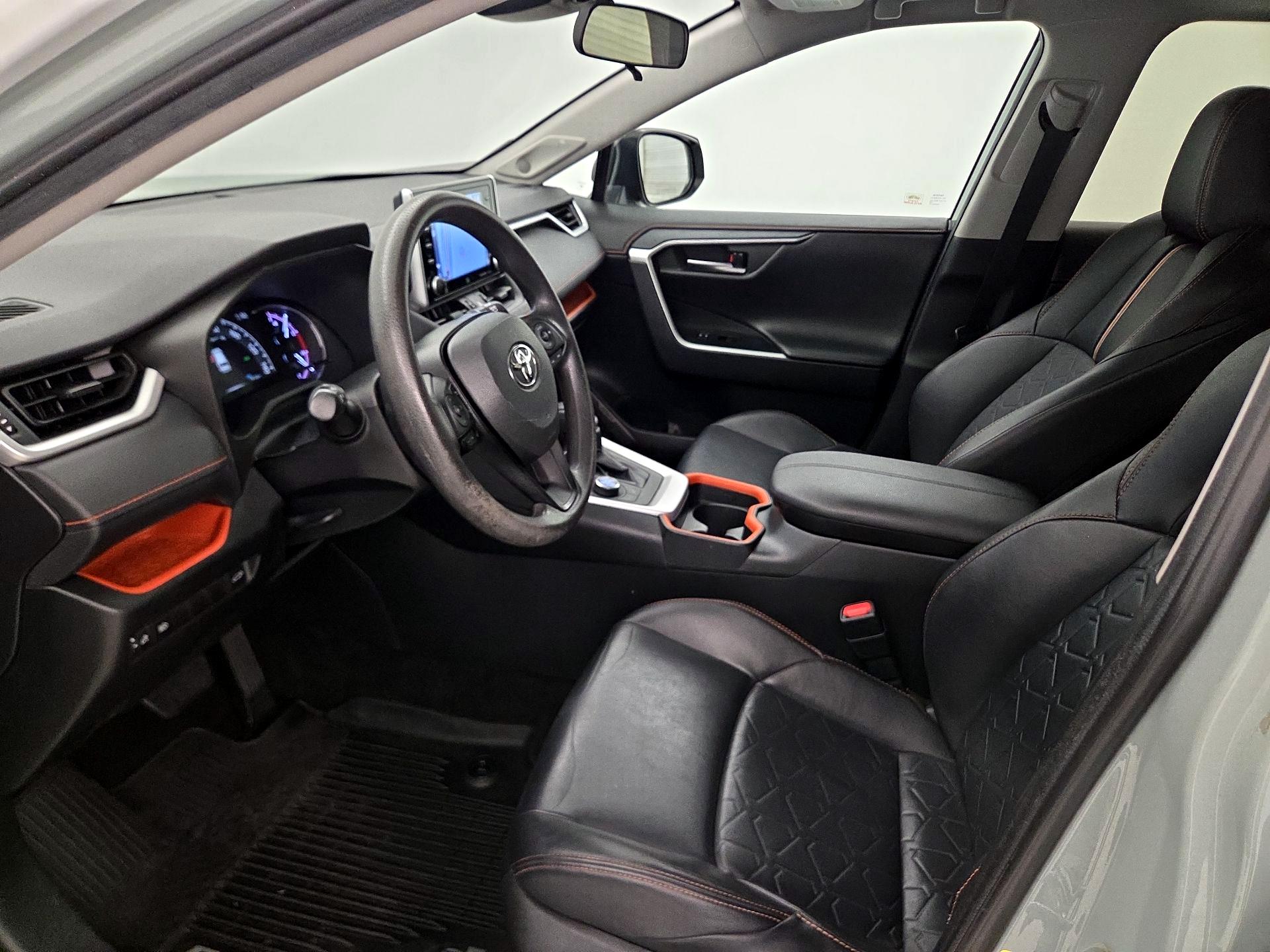 Thumbnail: 2019 Toyota RAV4 - 11