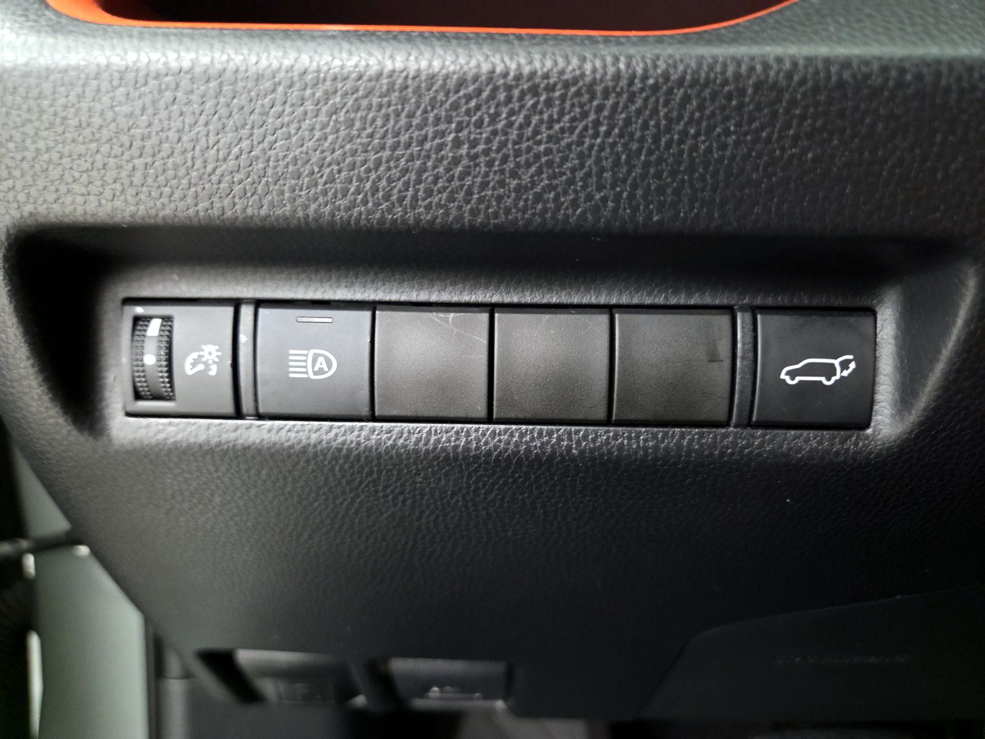 Thumbnail: 2019 Toyota RAV4 - 13