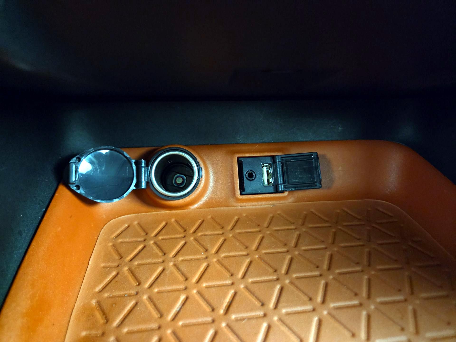 Thumbnail: 2019 Toyota RAV4 - 19
