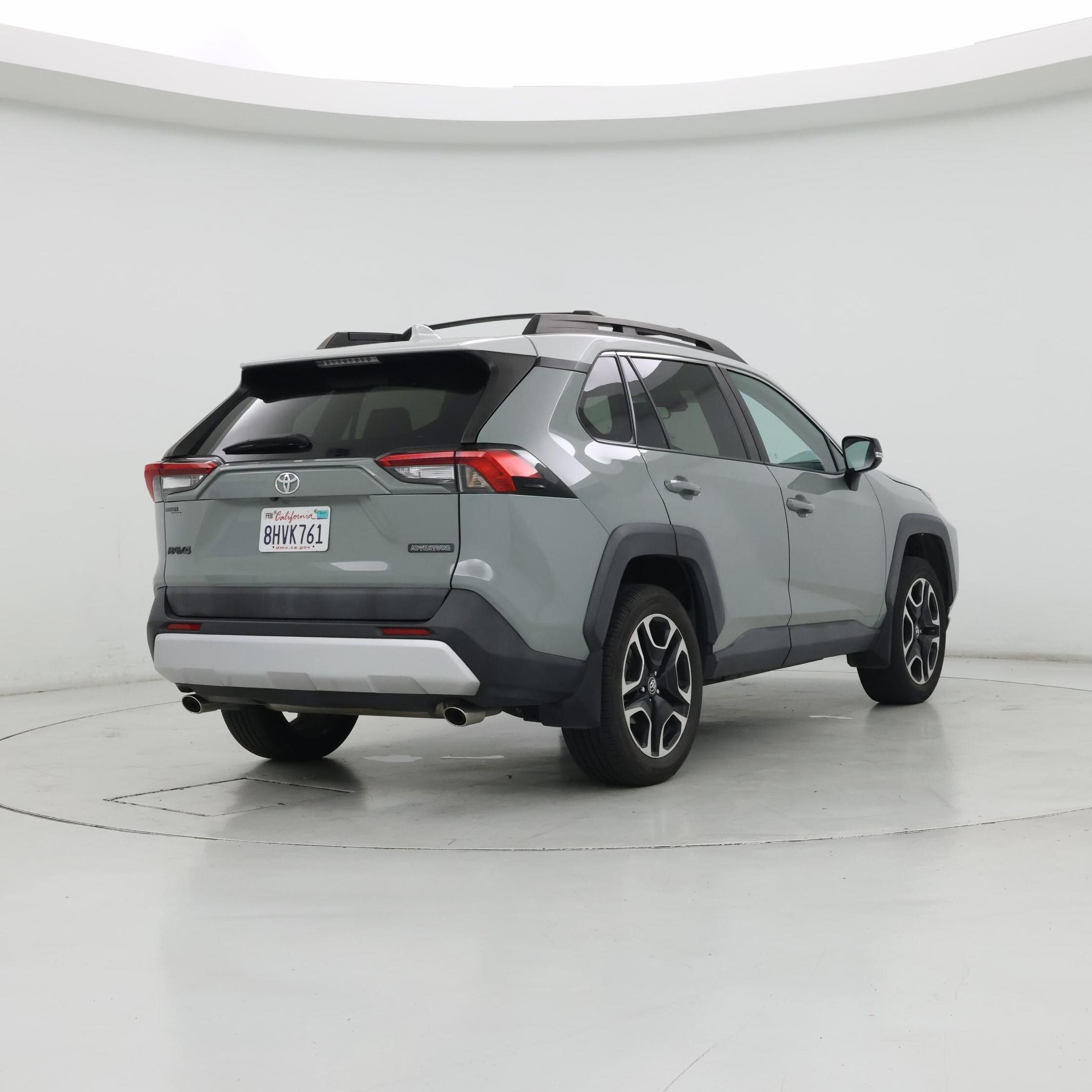 Thumbnail: 2019 Toyota RAV4 - 8