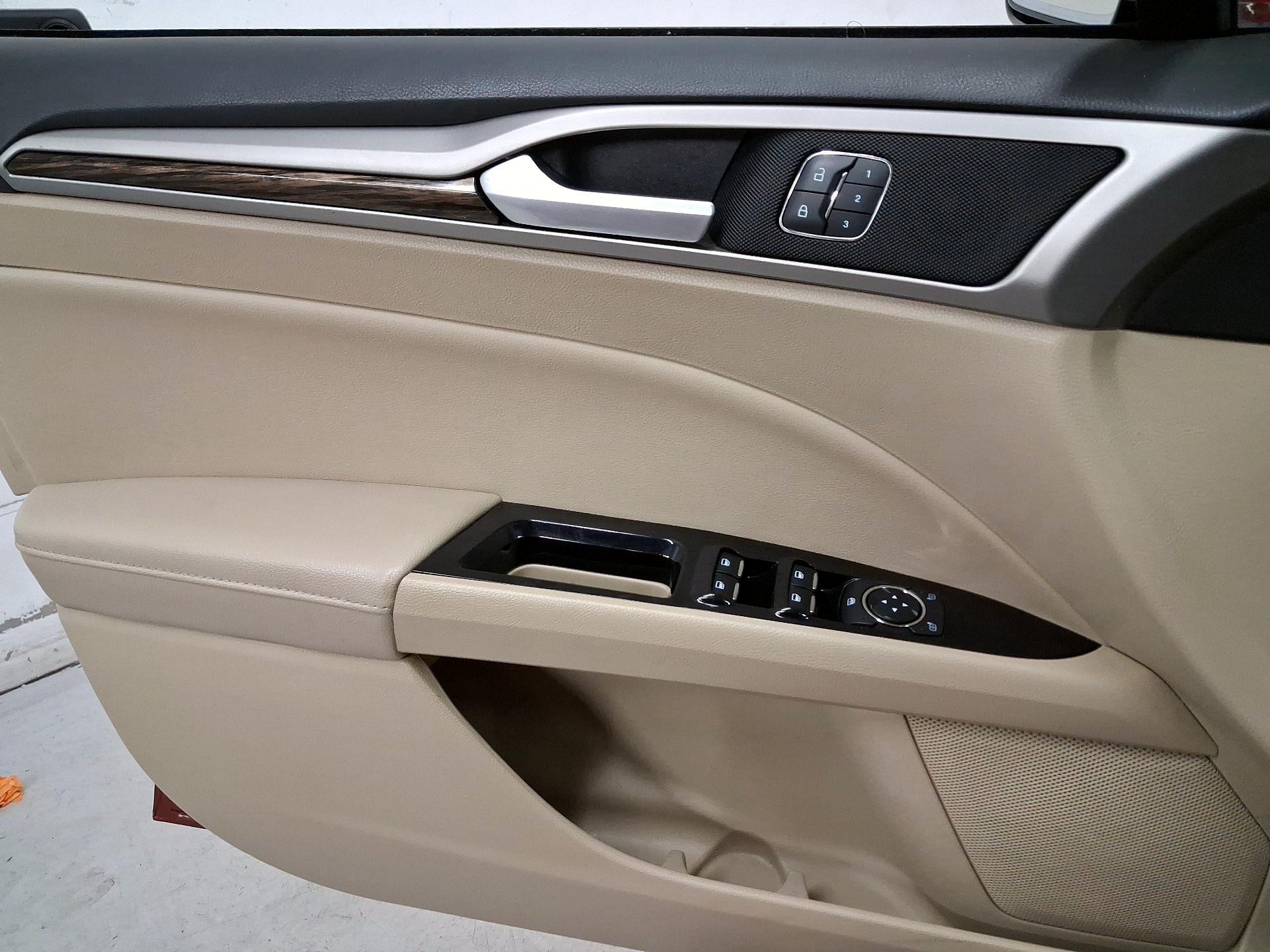 Thumbnail: 2014 Ford Fusion - 10