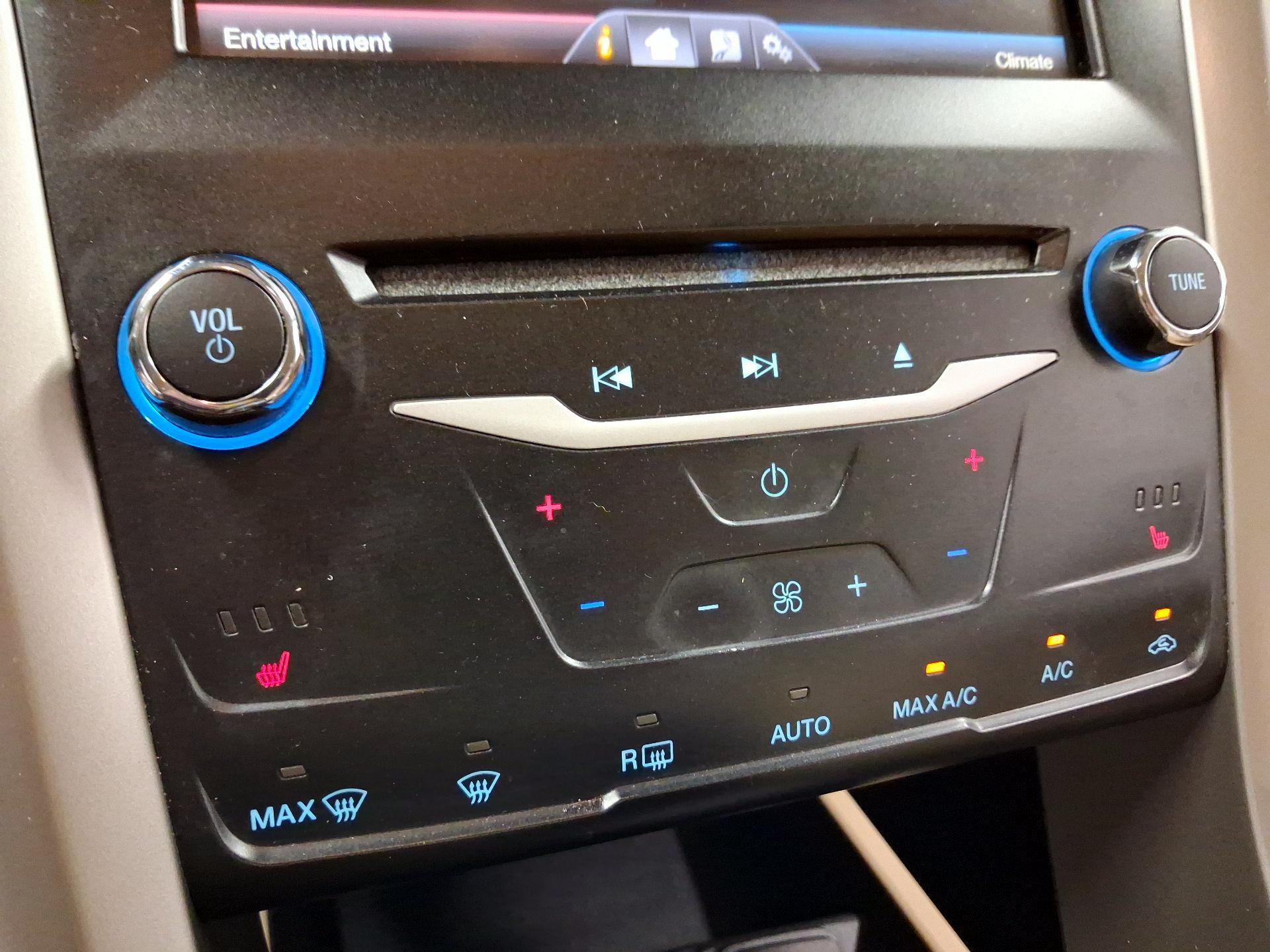 Thumbnail: 2014 Ford Fusion - 14