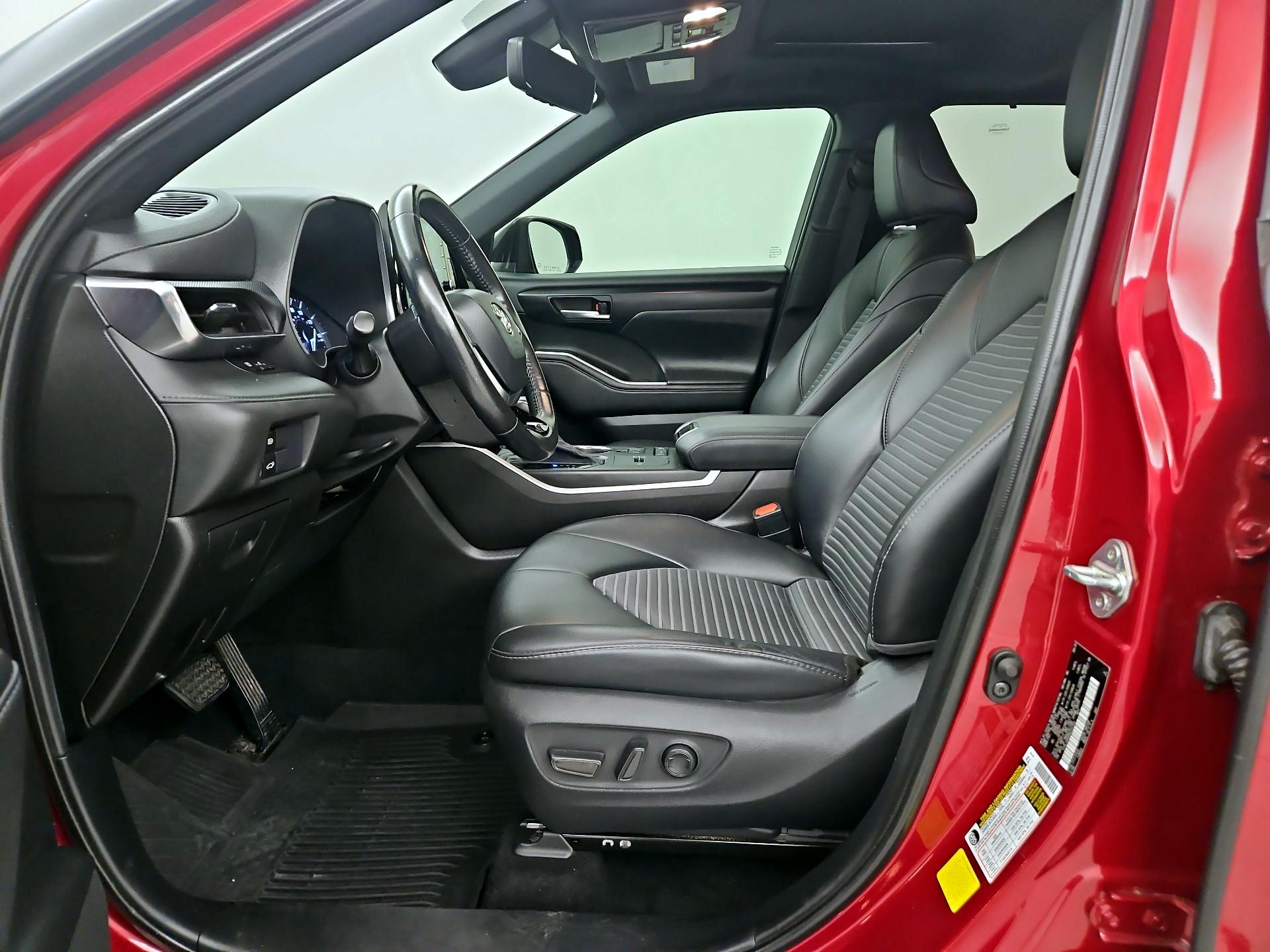 Thumbnail: 2021 Toyota Highlander - 11