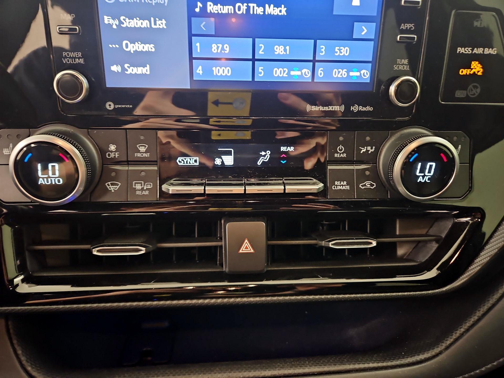 Thumbnail: 2021 Toyota Highlander - 16