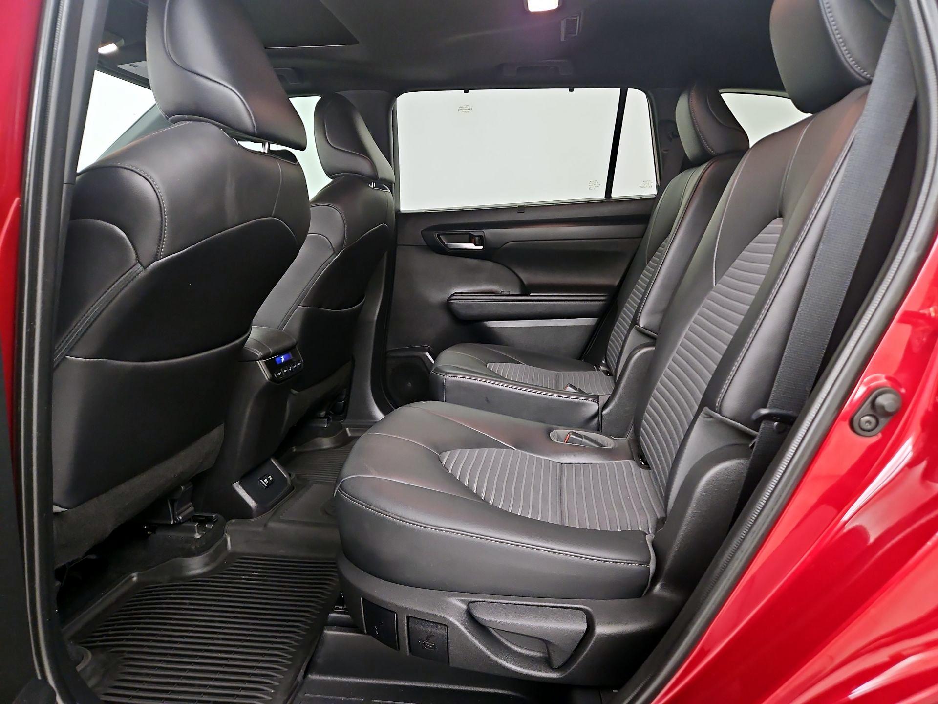 Thumbnail: 2021 Toyota Highlander - 20
