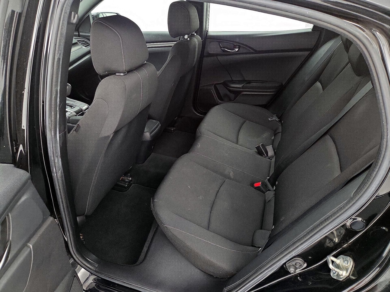 2018 Honda Civic Hatchback Sport - Photo 20