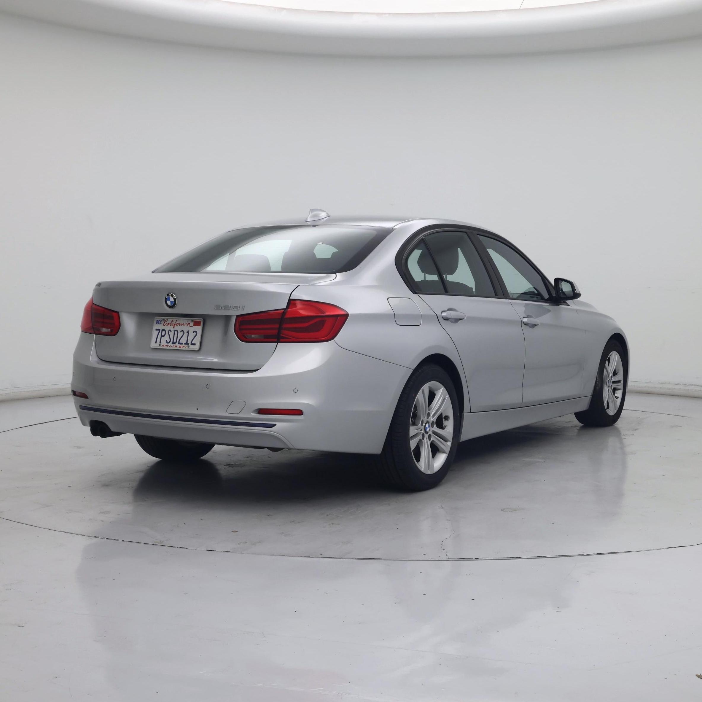 Thumbnail: 2016 BMW 3 Series - 8