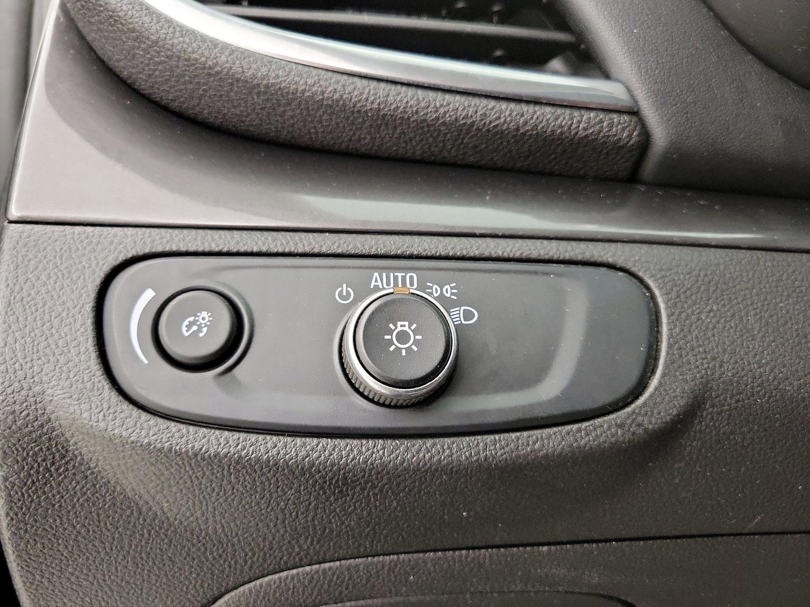 2018 Buick Encore Preferred - Photo 14