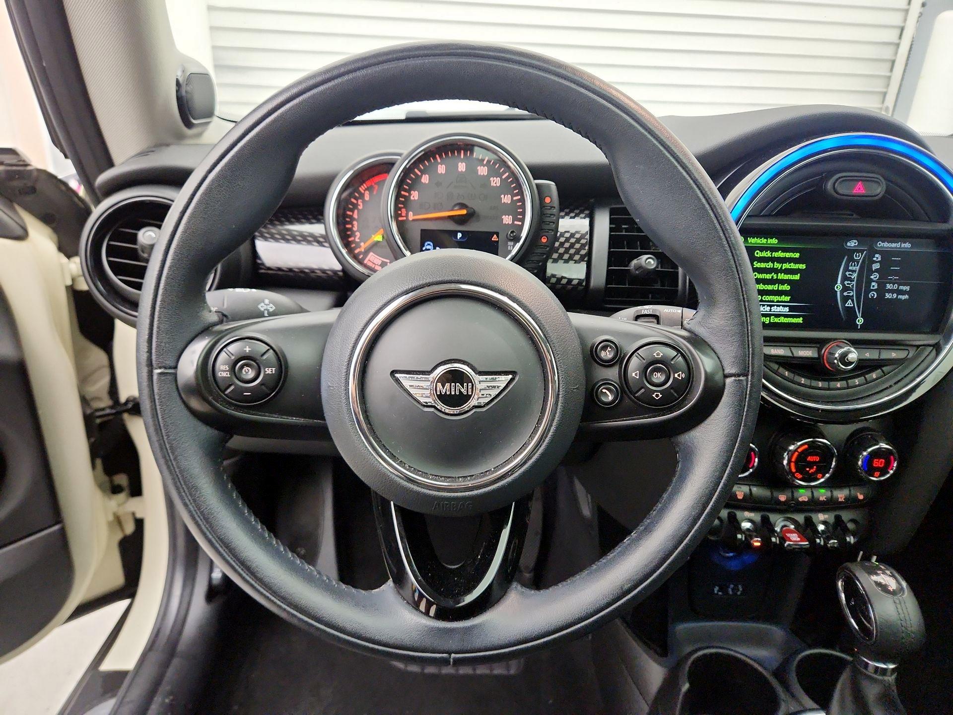 Thumbnail: 2017 MINI Cooper Hardtop - 10