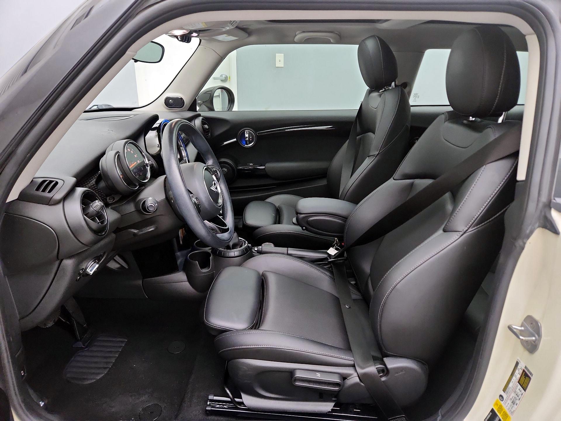 Thumbnail: 2017 MINI Cooper Hardtop - 11