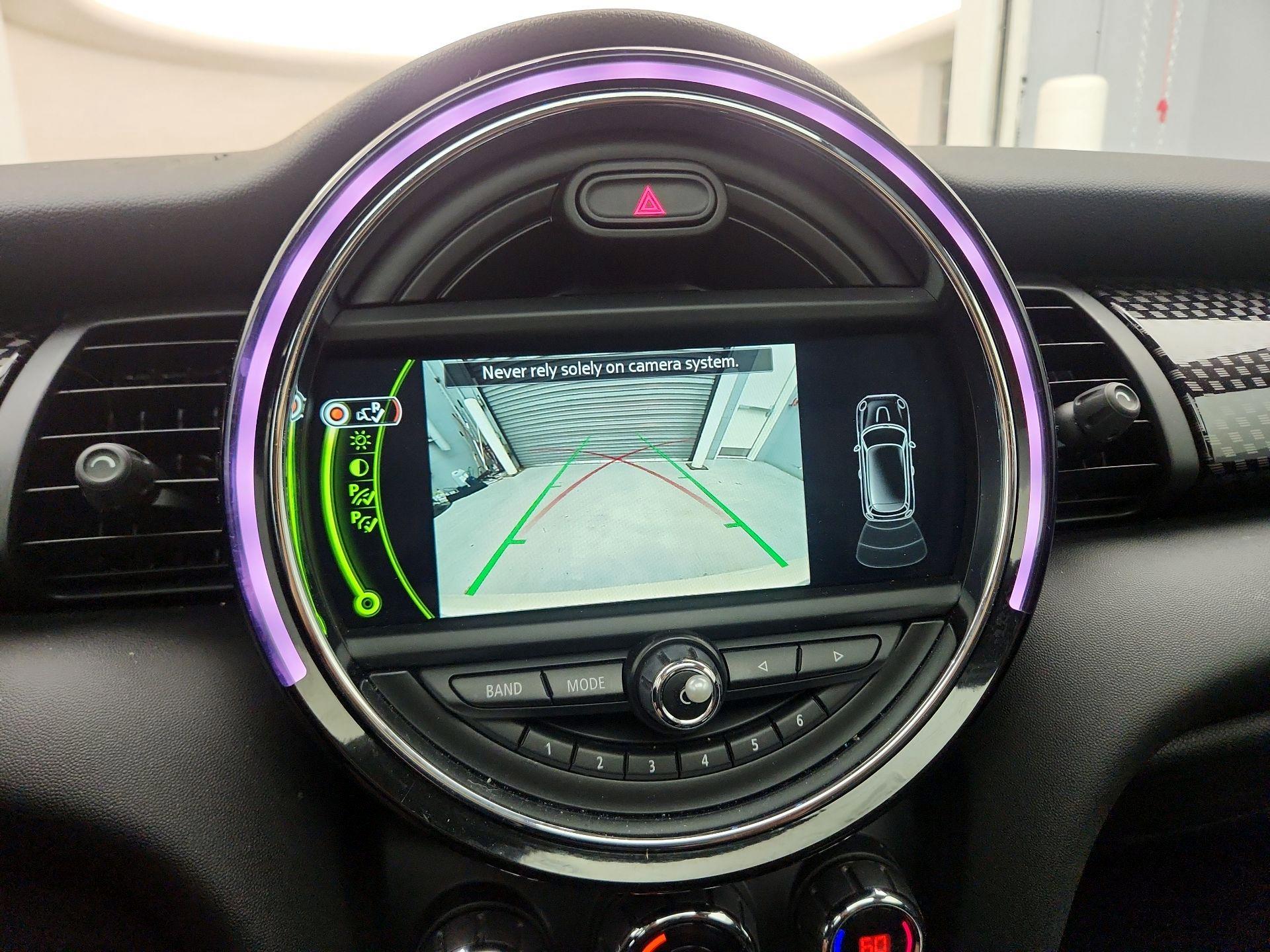 Thumbnail: 2017 MINI Cooper Hardtop - 15