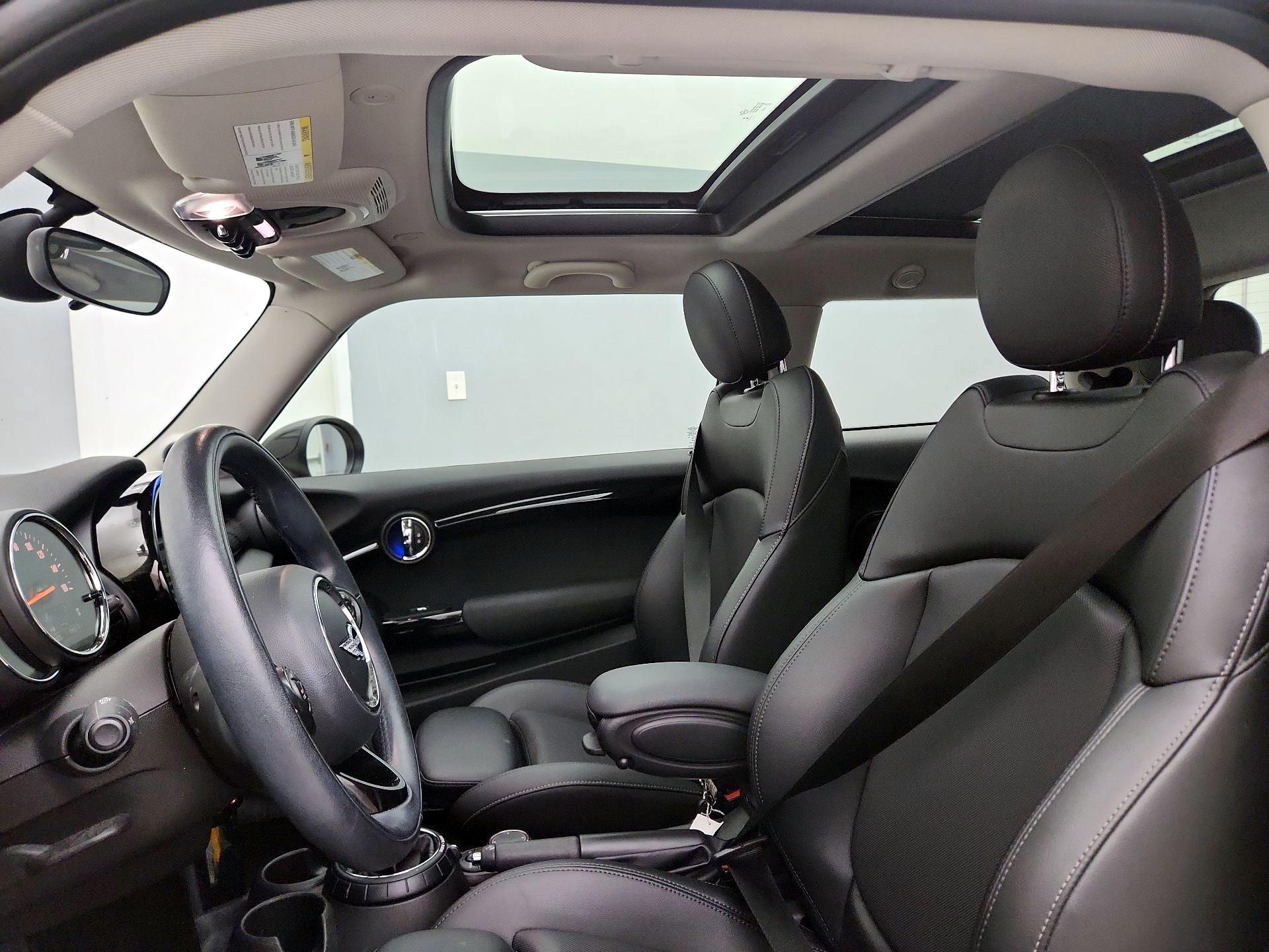 Thumbnail: 2017 MINI Cooper Hardtop - 20