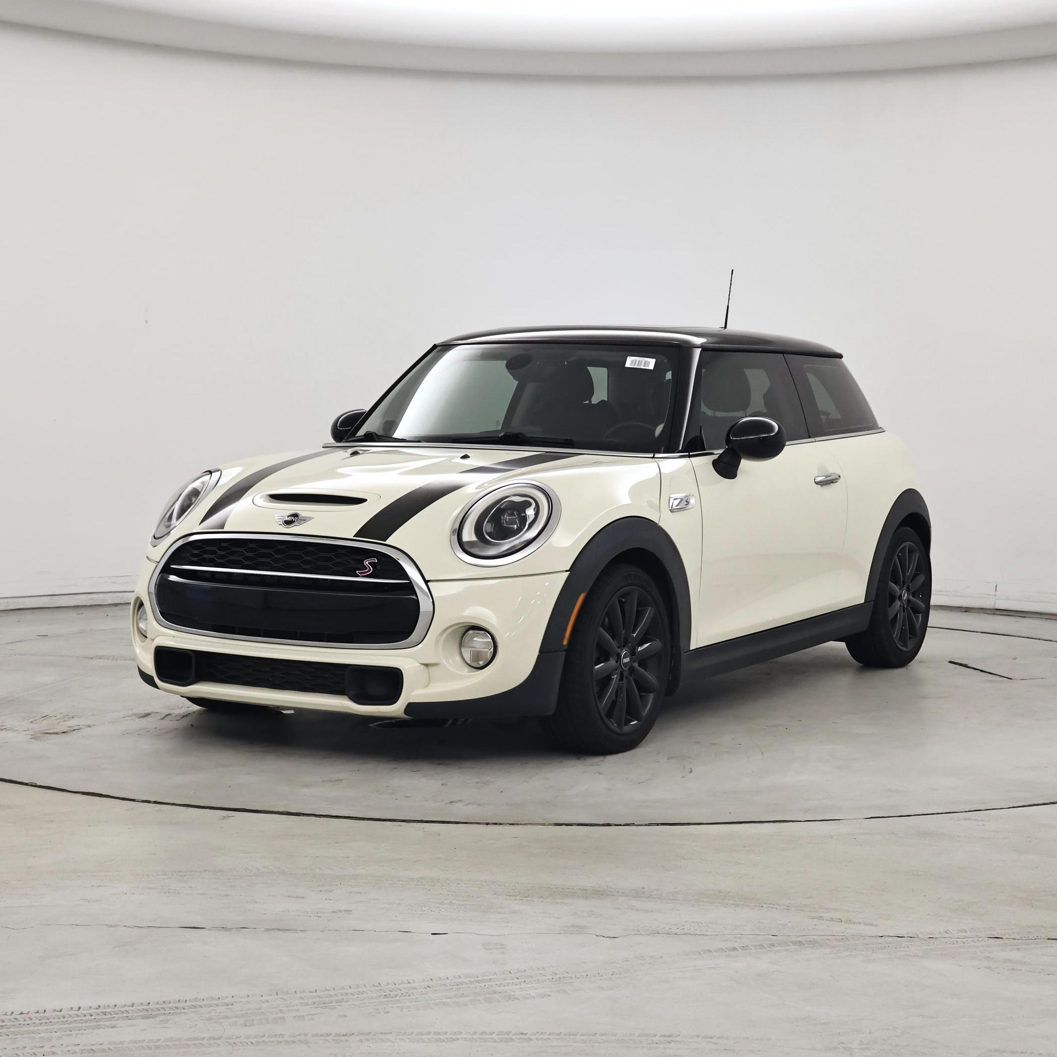 Thumbnail: 2017 MINI Cooper Hardtop - 4