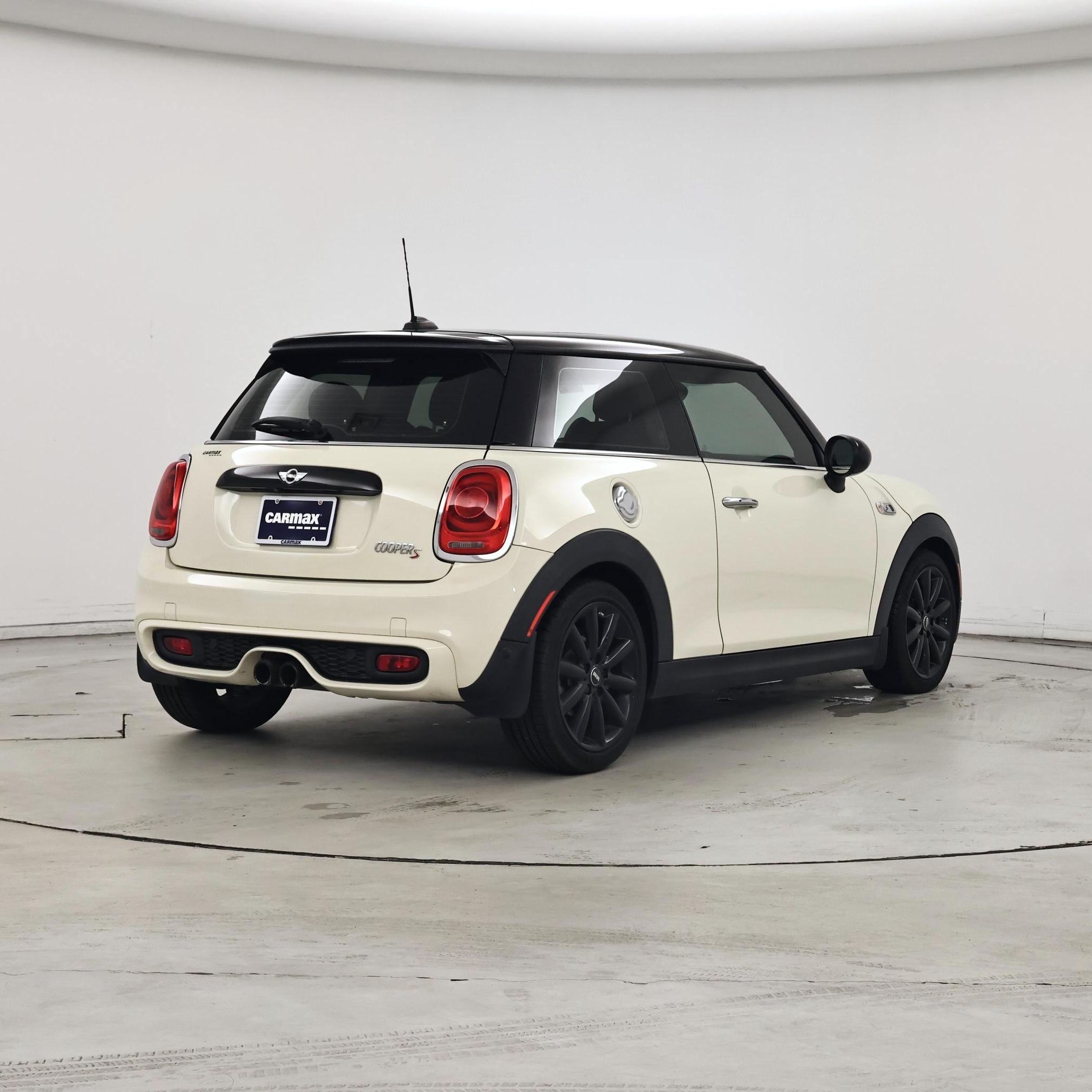 Thumbnail: 2017 MINI Cooper Hardtop - 8