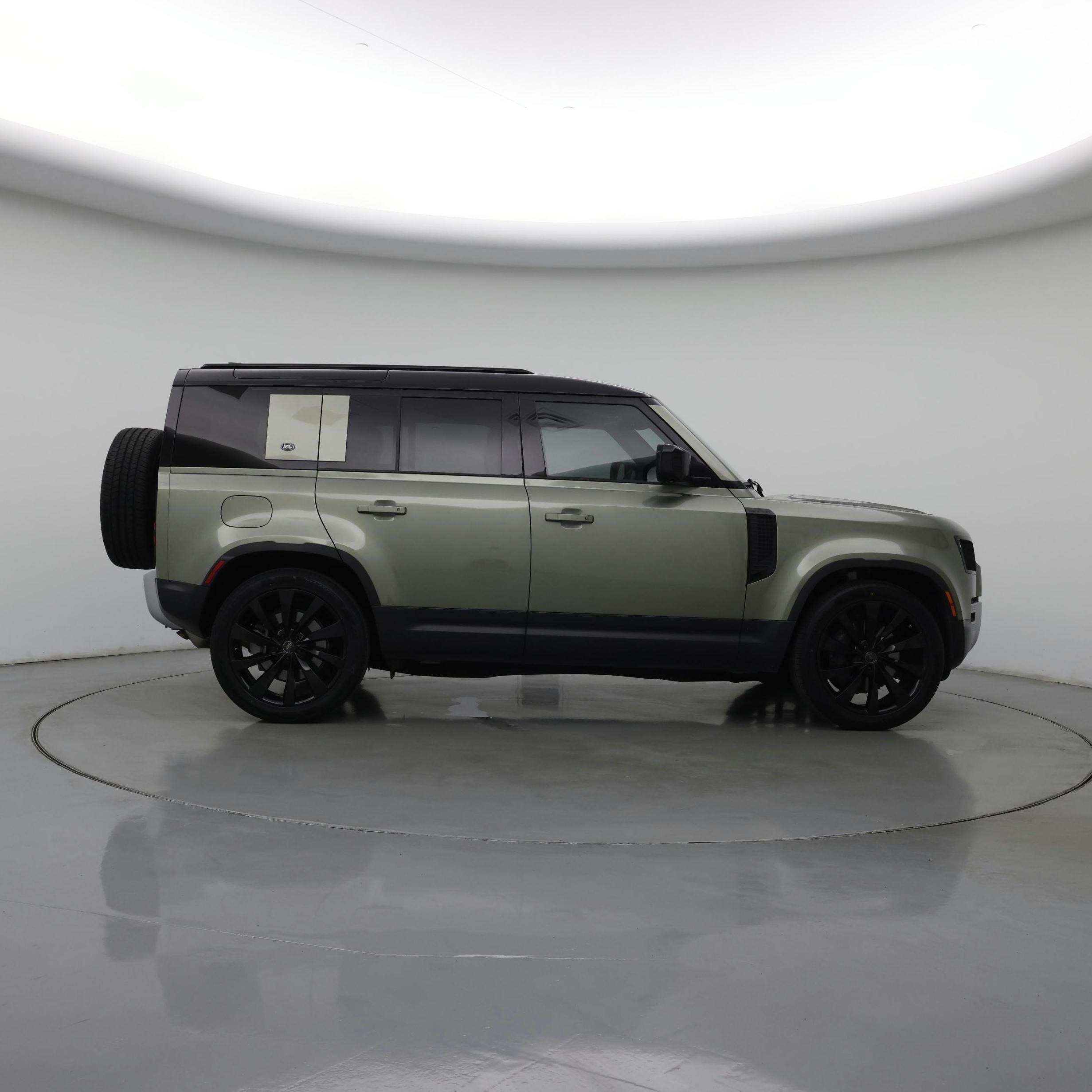 Thumbnail: 2021 Land Rover Defender - 7