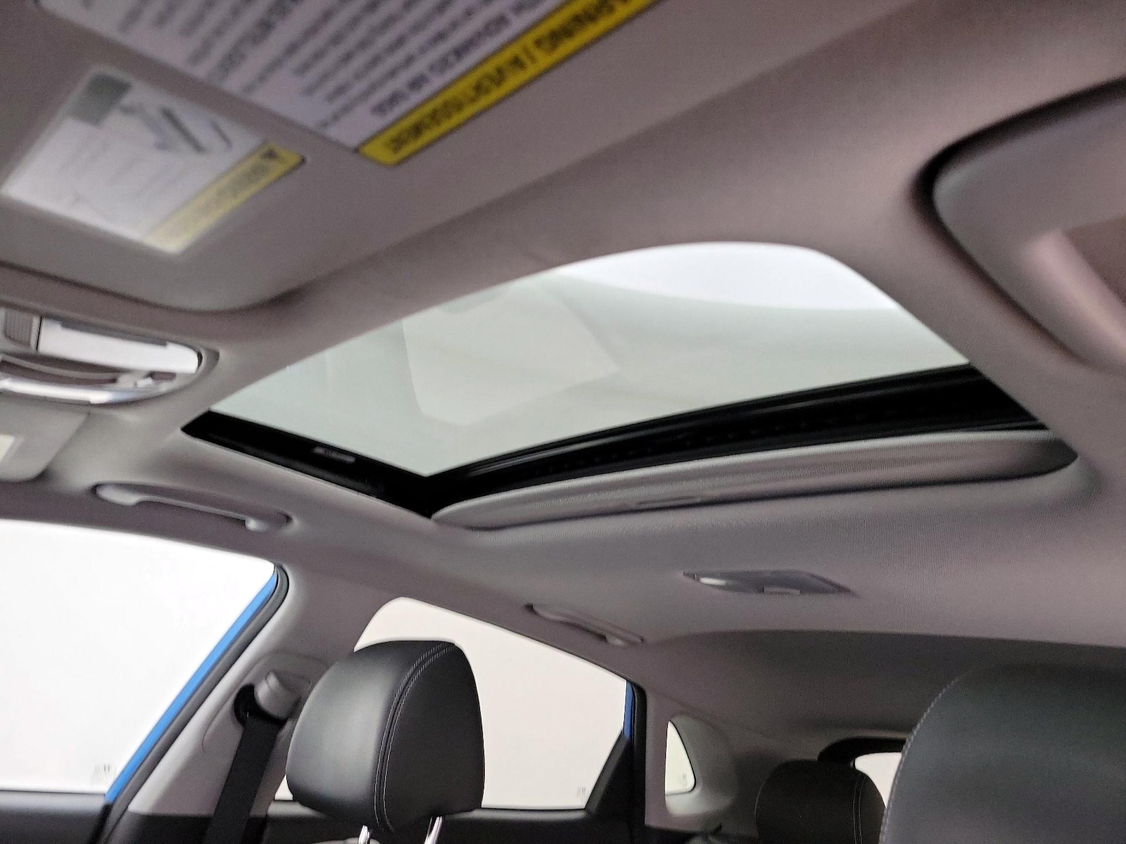 Sunroof(s) & Overhead Airbags