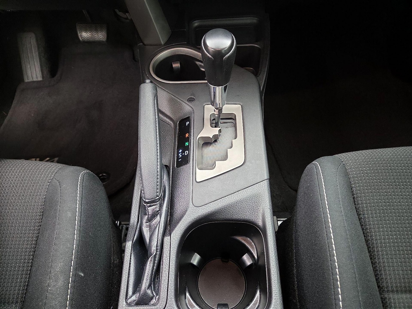 2018 Toyota RAV4 XLE - Photo 18