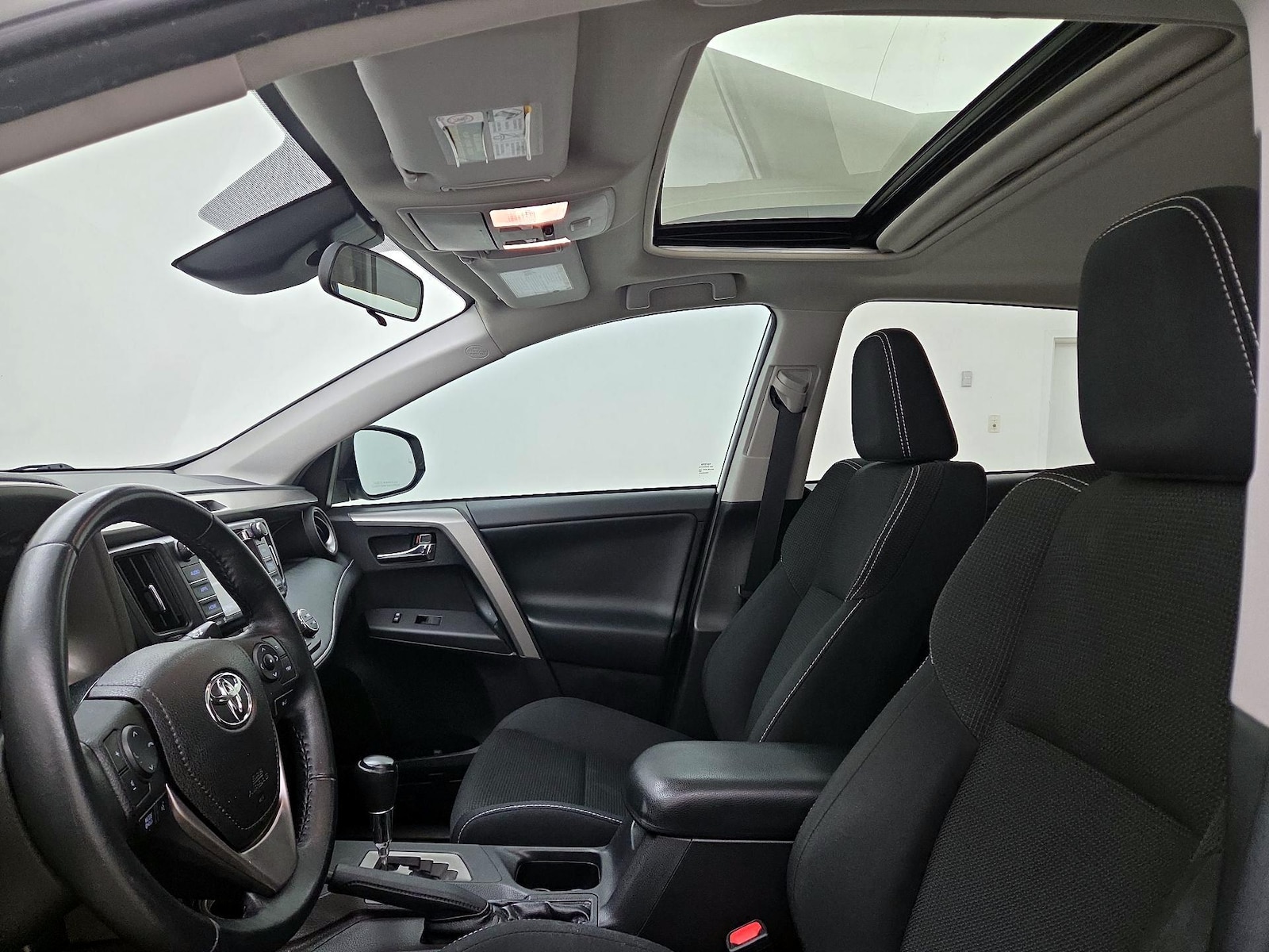 2018 Toyota RAV4 XLE - Photo 20
