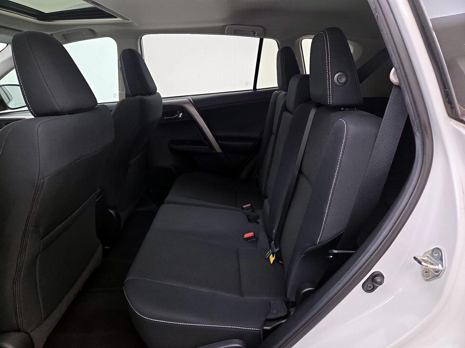 2018 Toyota RAV4 XLE - Photo 21