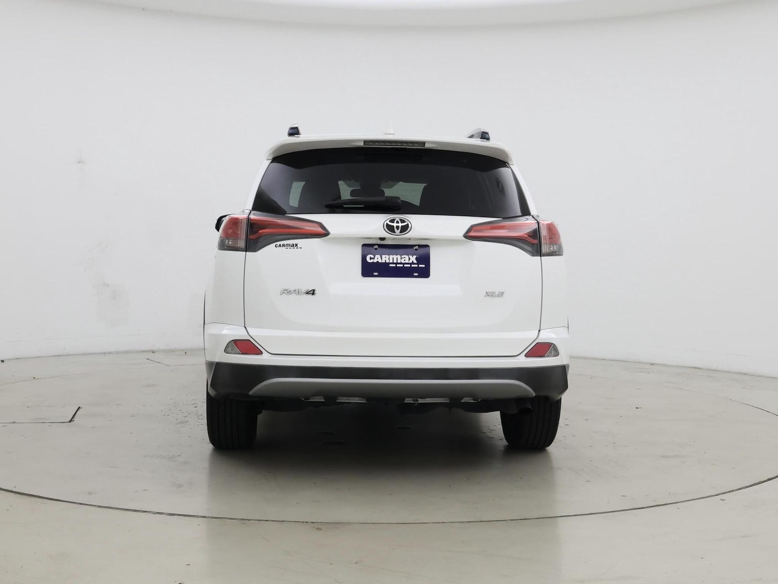 2018 Toyota RAV4 XLE - Photo 7