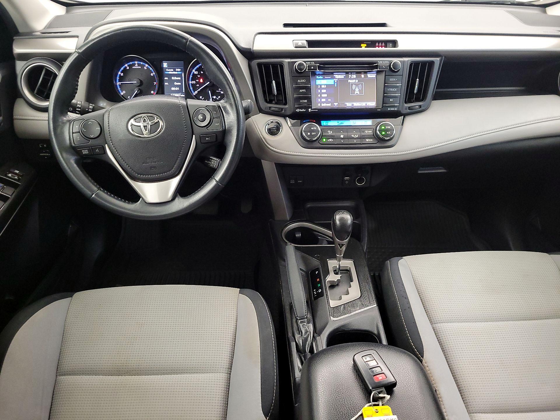 Thumbnail: 2018 Toyota RAV4 - 9