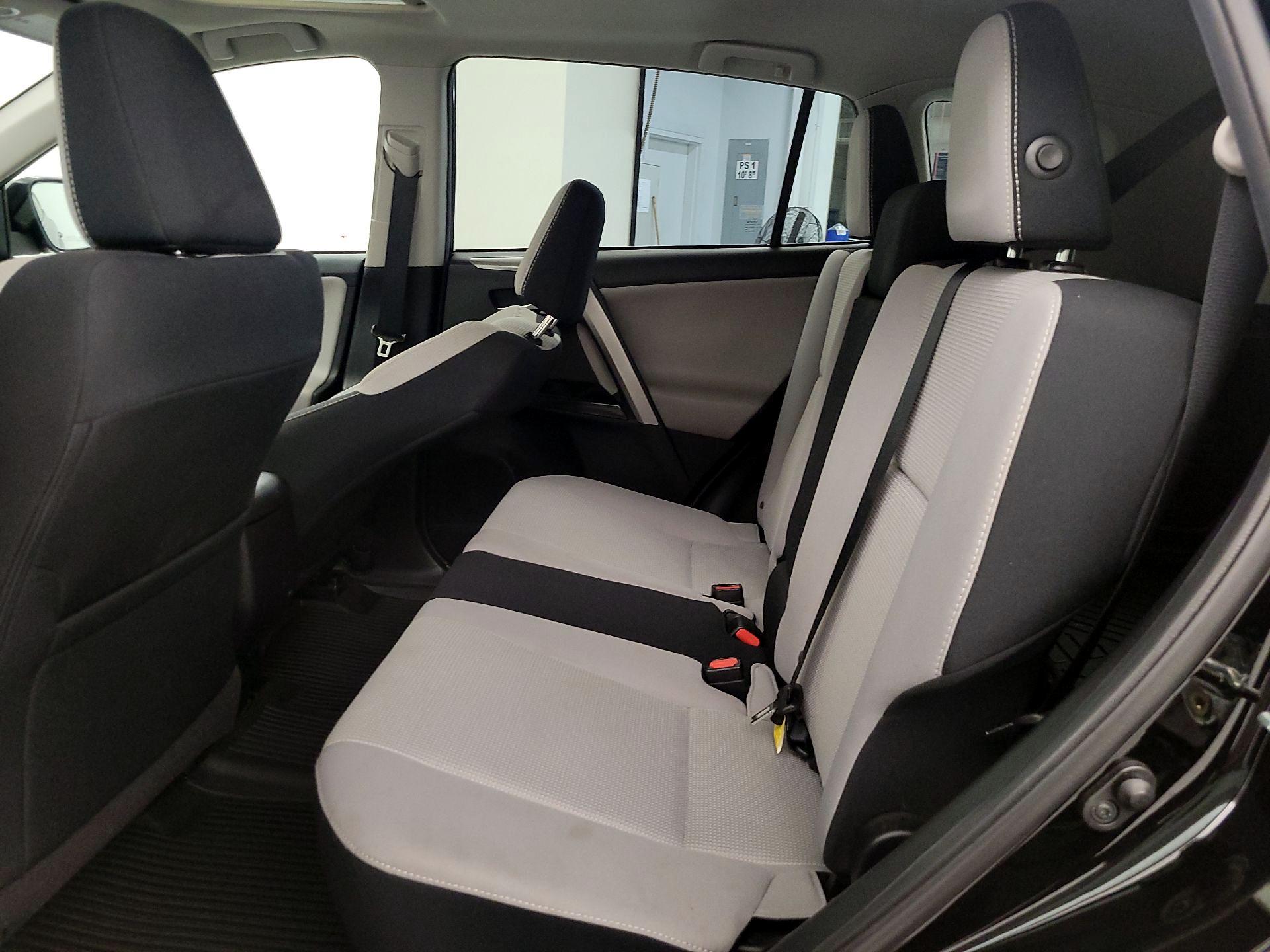 Thumbnail: 2018 Toyota RAV4 - 20