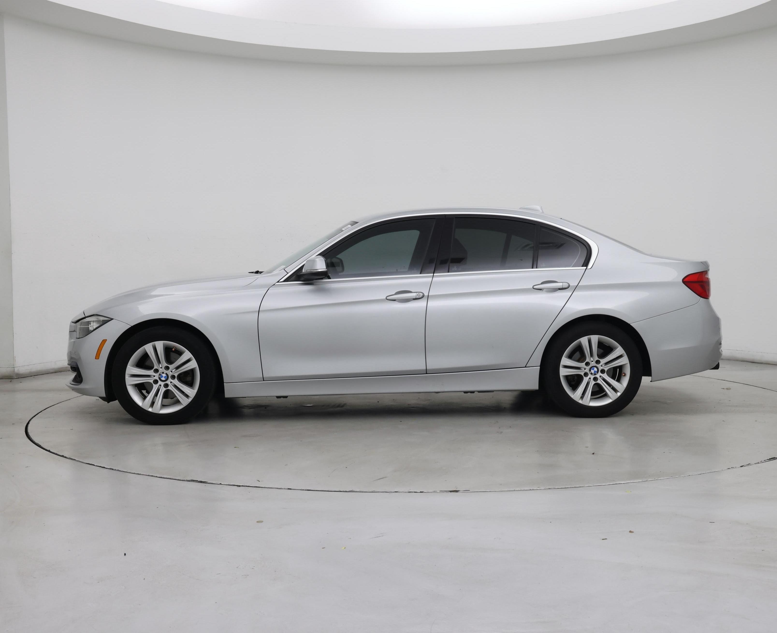 Thumbnail: 2017 BMW 3 Series - 3