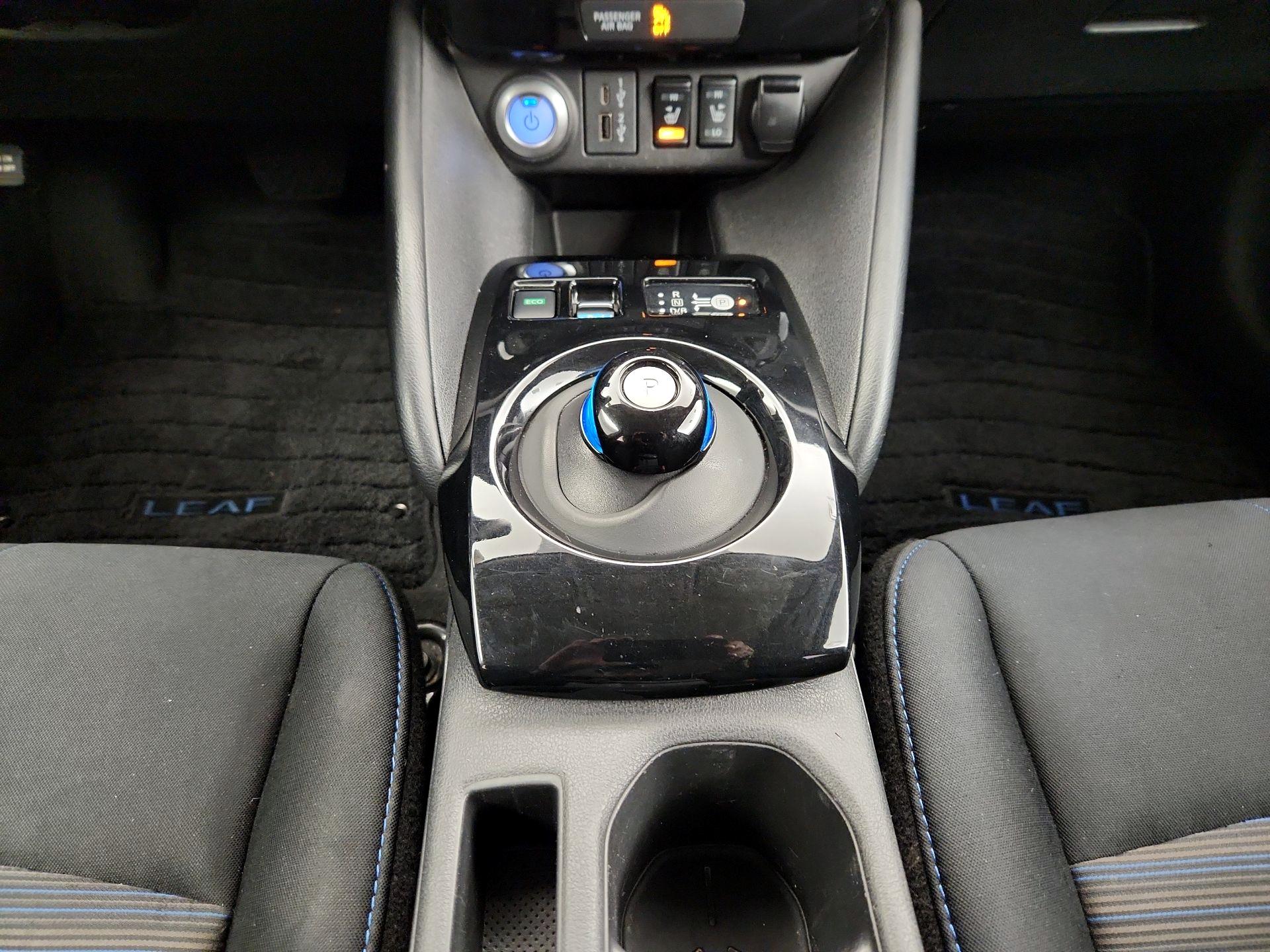 Thumbnail: 2022 Nissan Leaf - 18