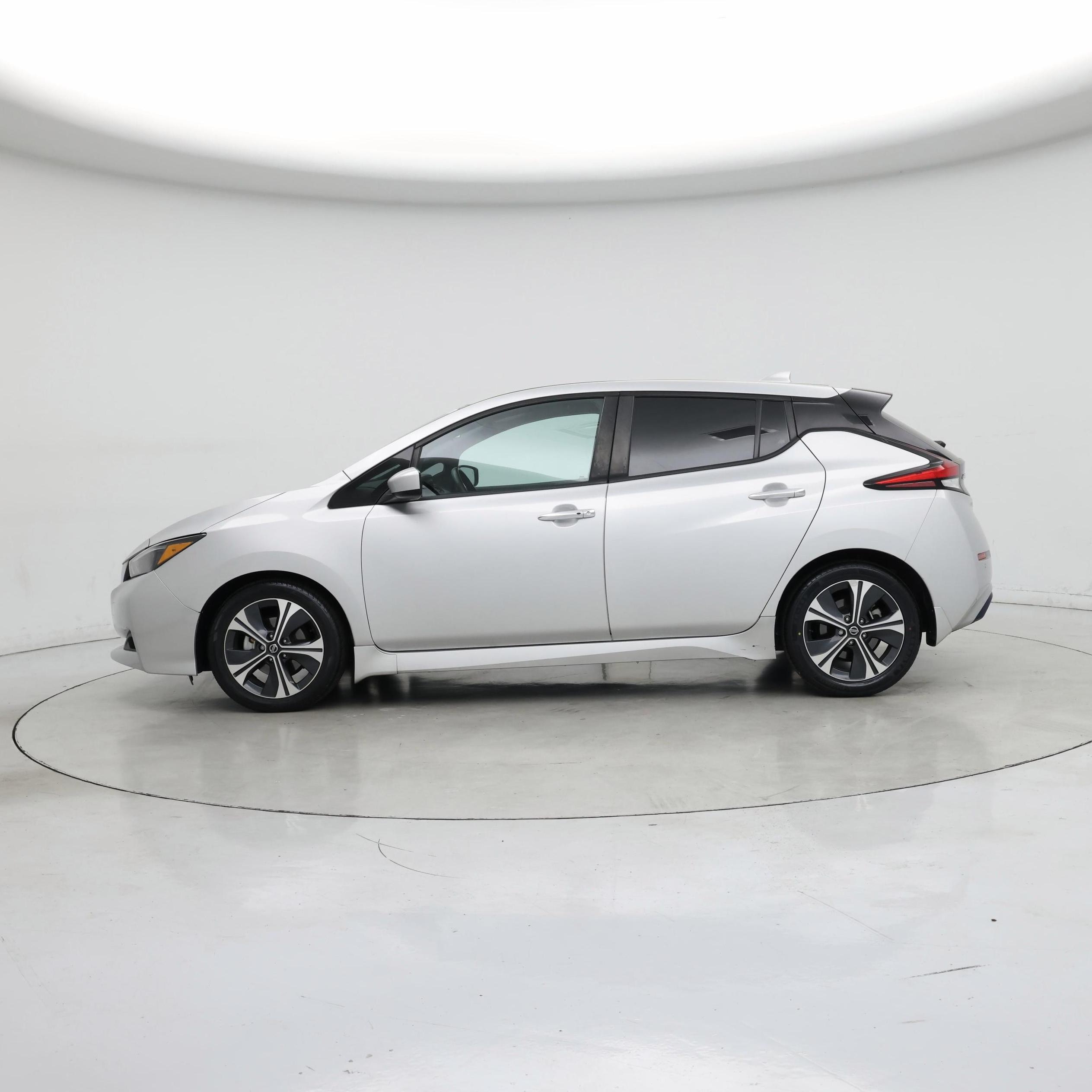 Thumbnail: 2022 Nissan Leaf - 3