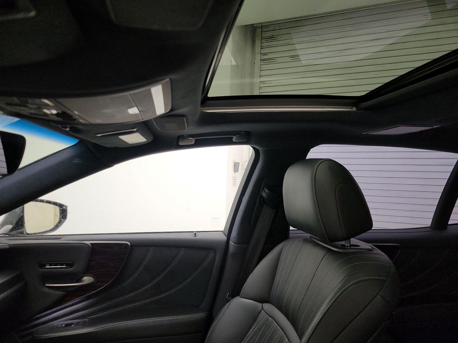 Thumbnail: 2020 Lexus LS - 20